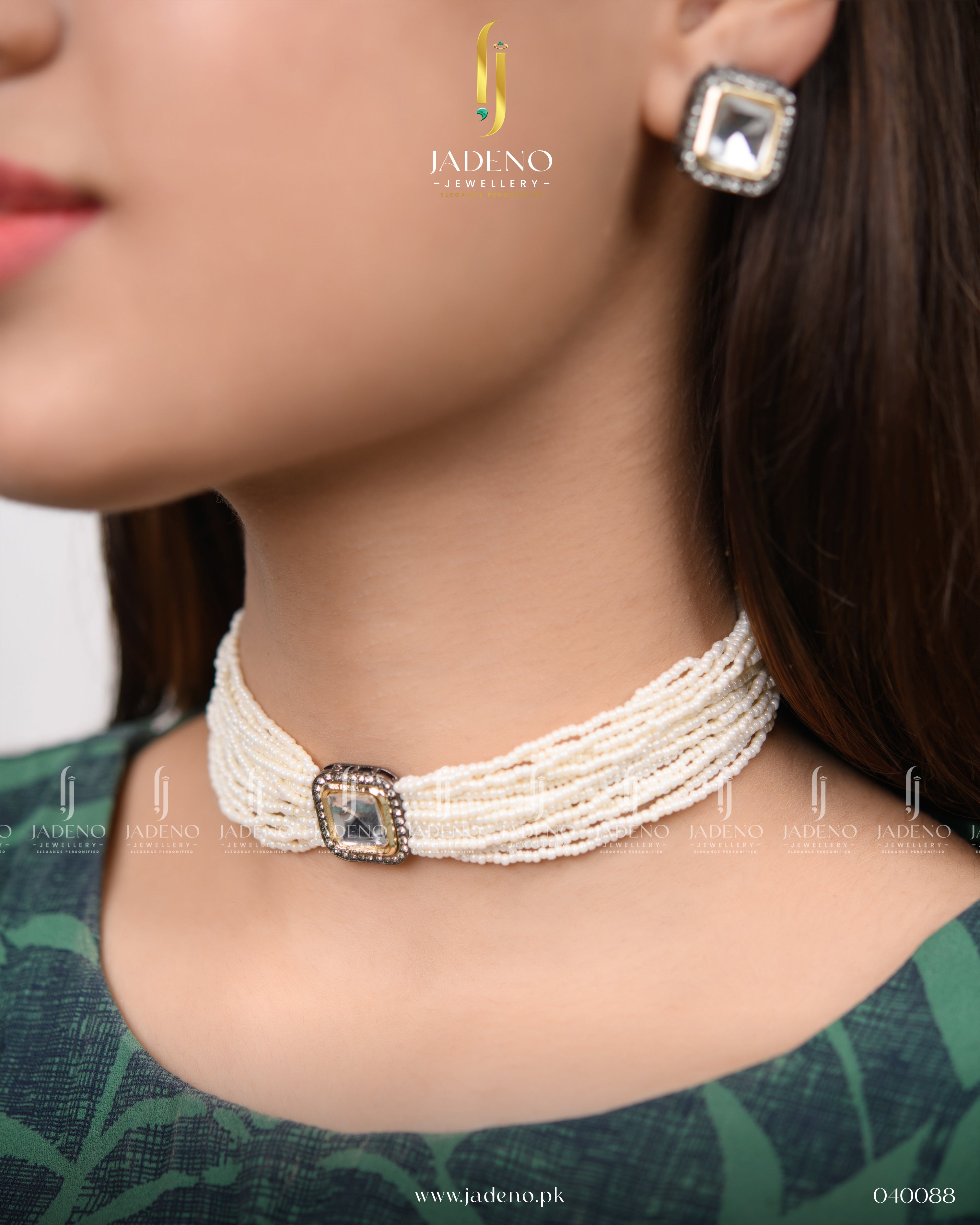 Elegant Silver Black Polished Kundan Set