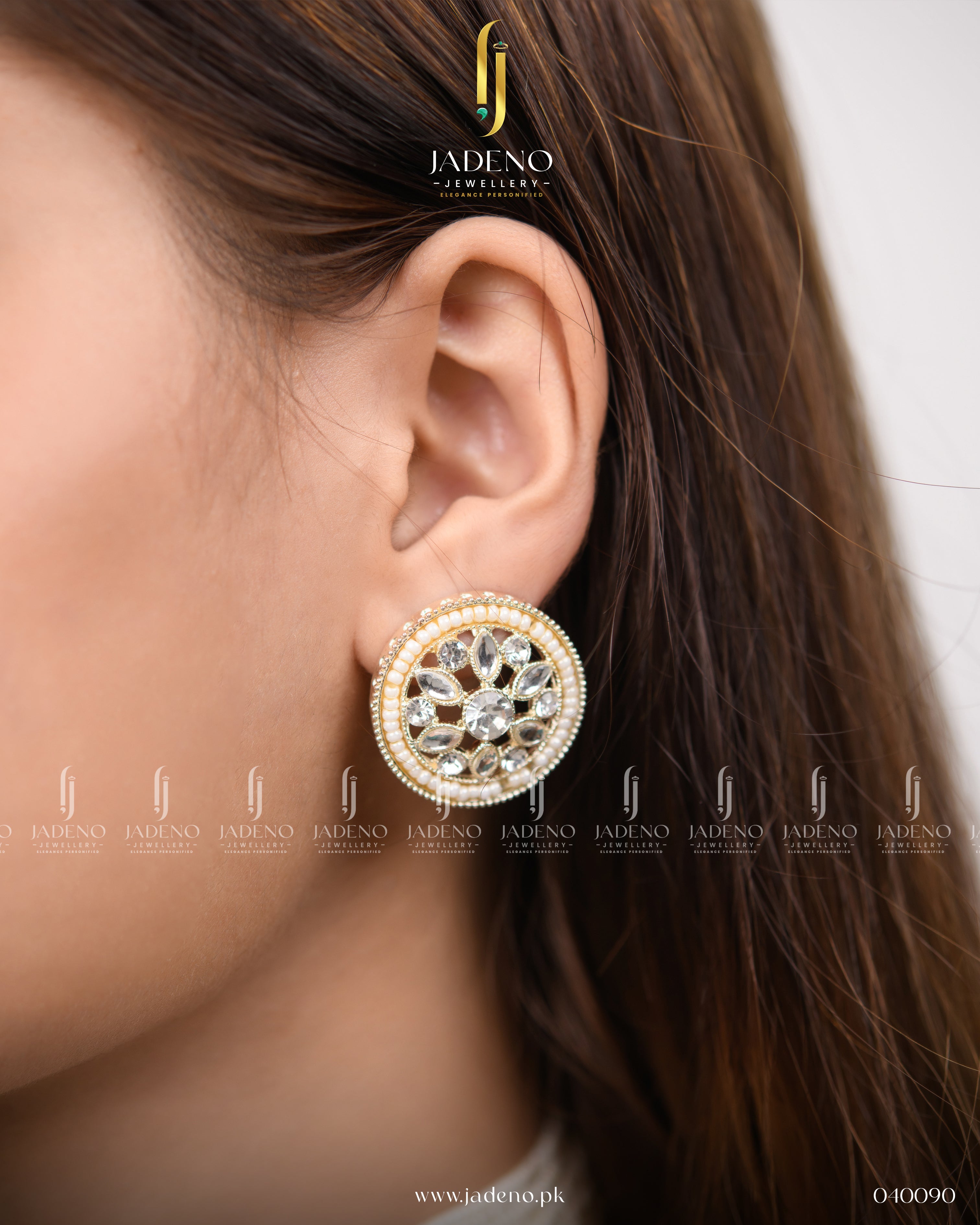 White Kundan Studded Choker set with Tika