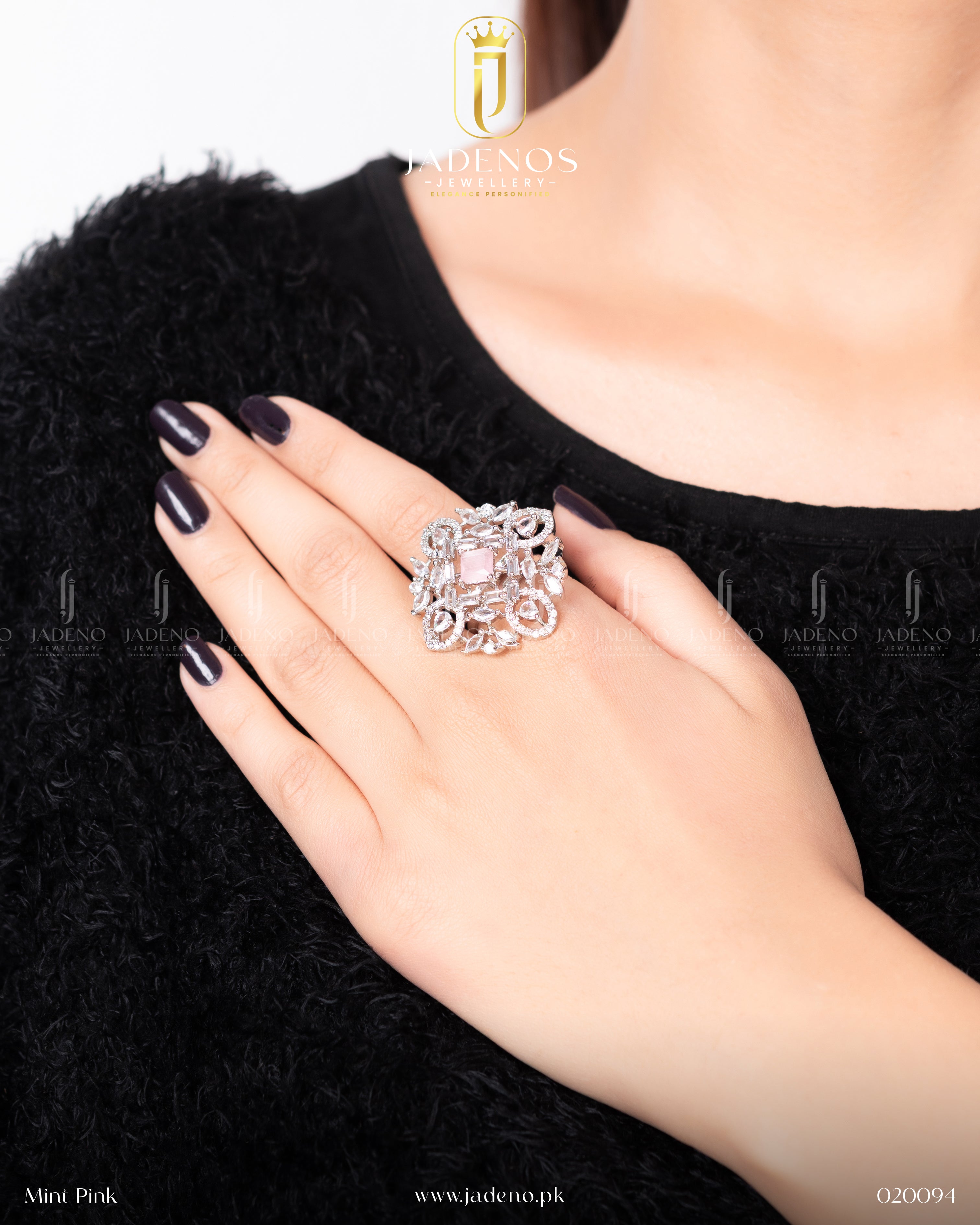 The AD Aureilia Adjustable Ring