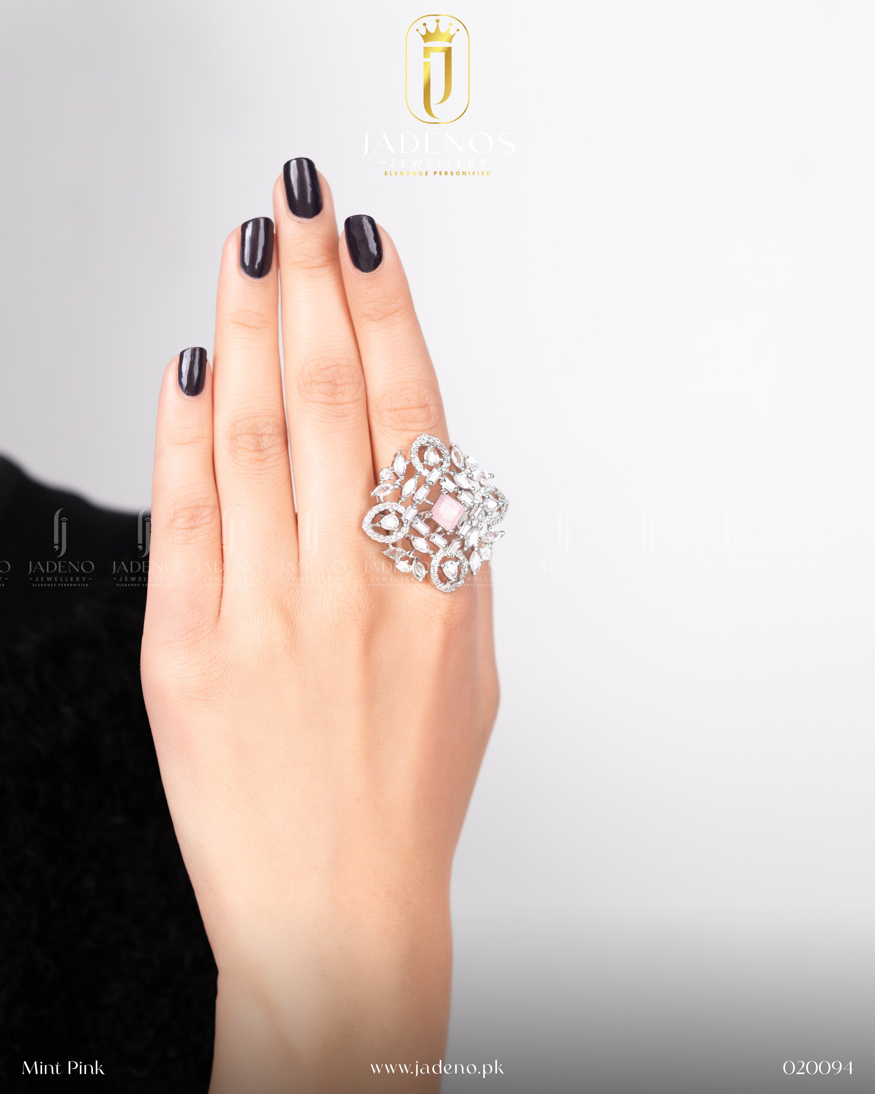 The AD Aureilia Adjustable Ring