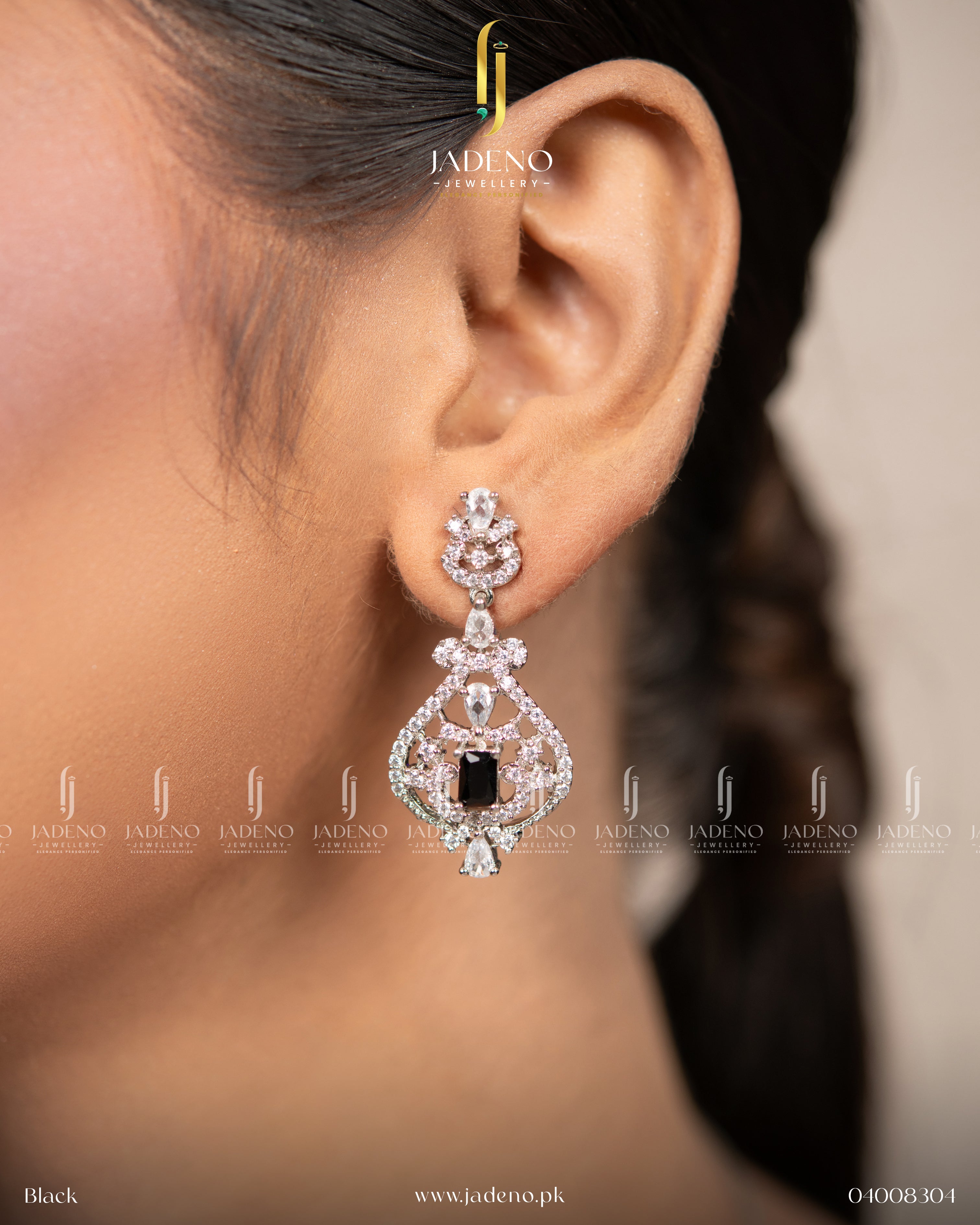 Beauteous American Diamond Set with Tika