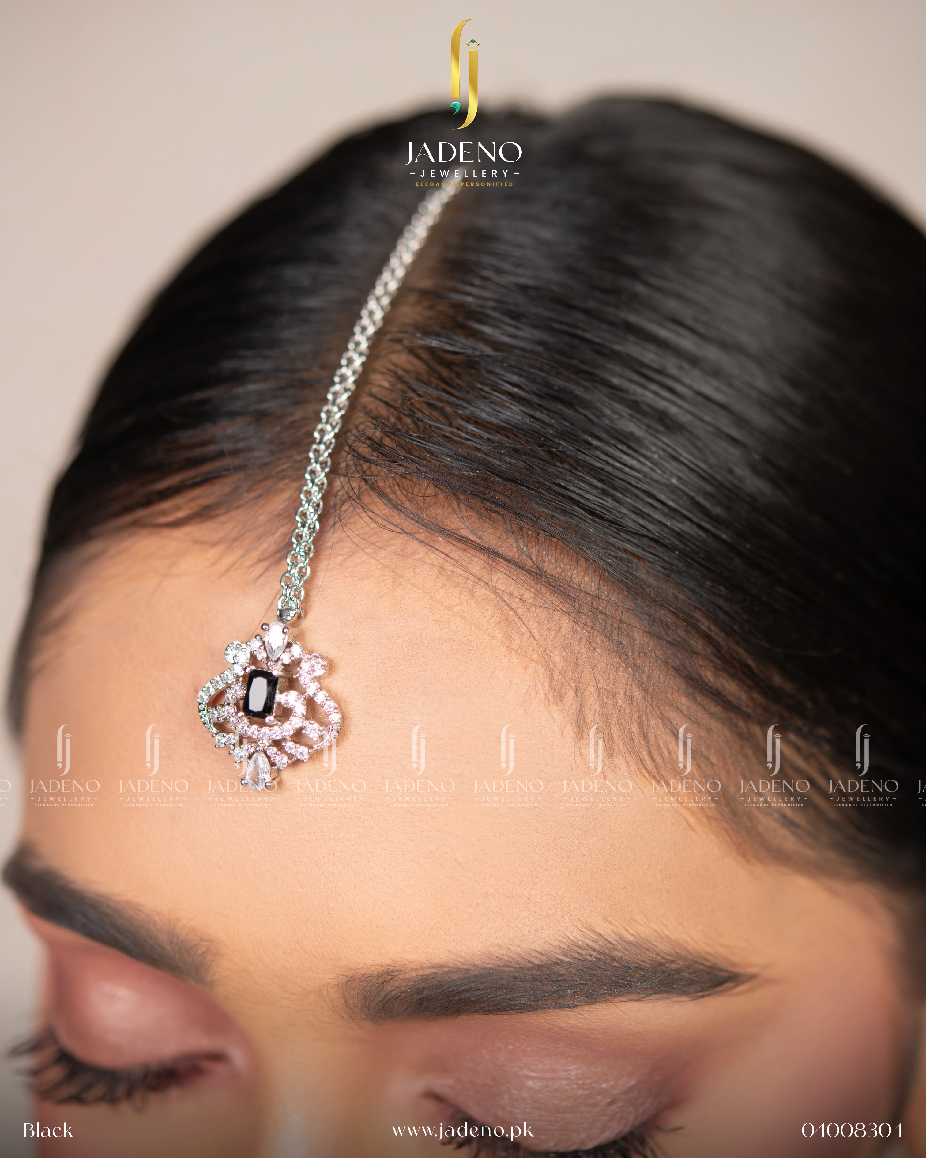 Beauteous American Diamond Set with Tika