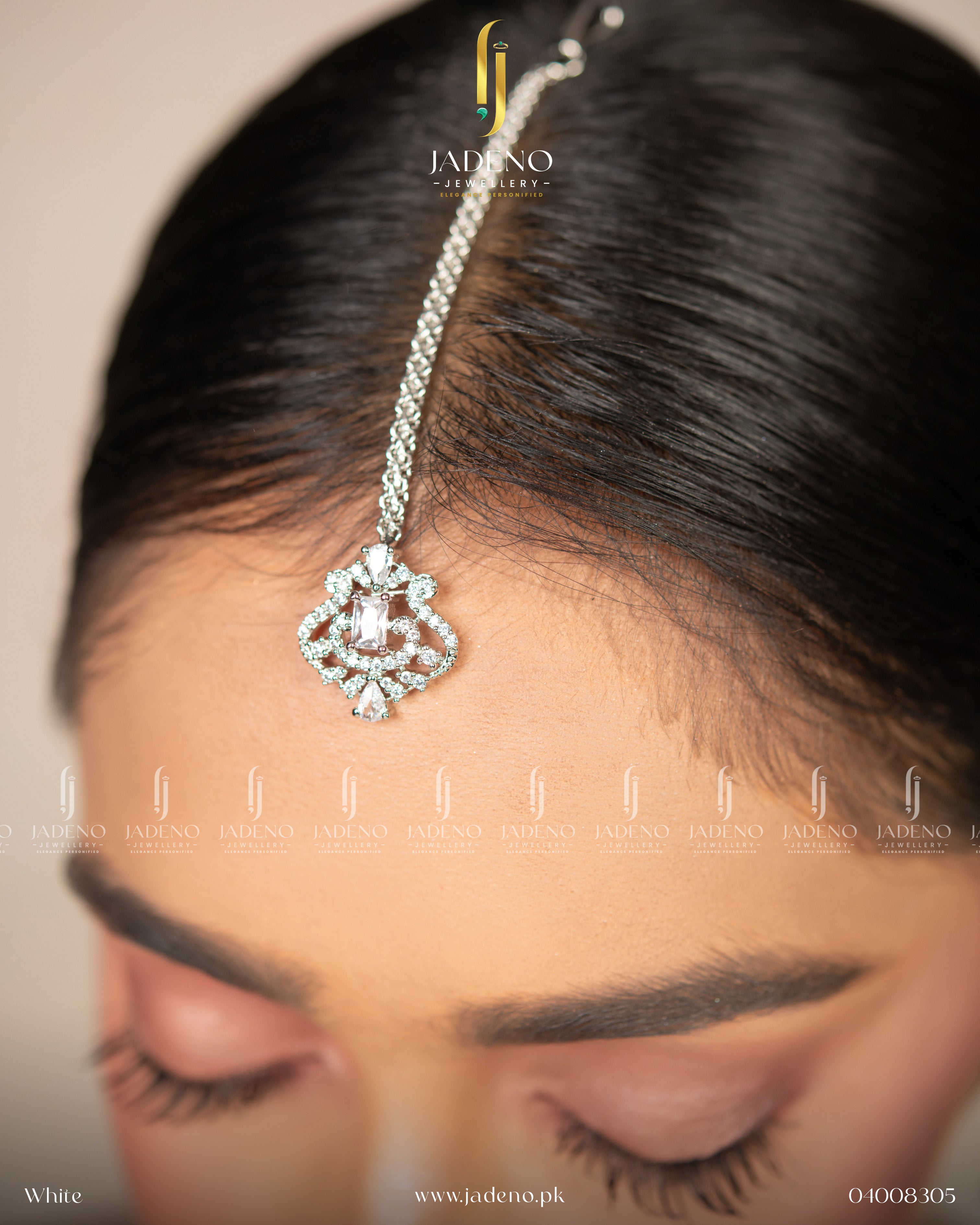 Beauteous American Diamond Set with Tika
