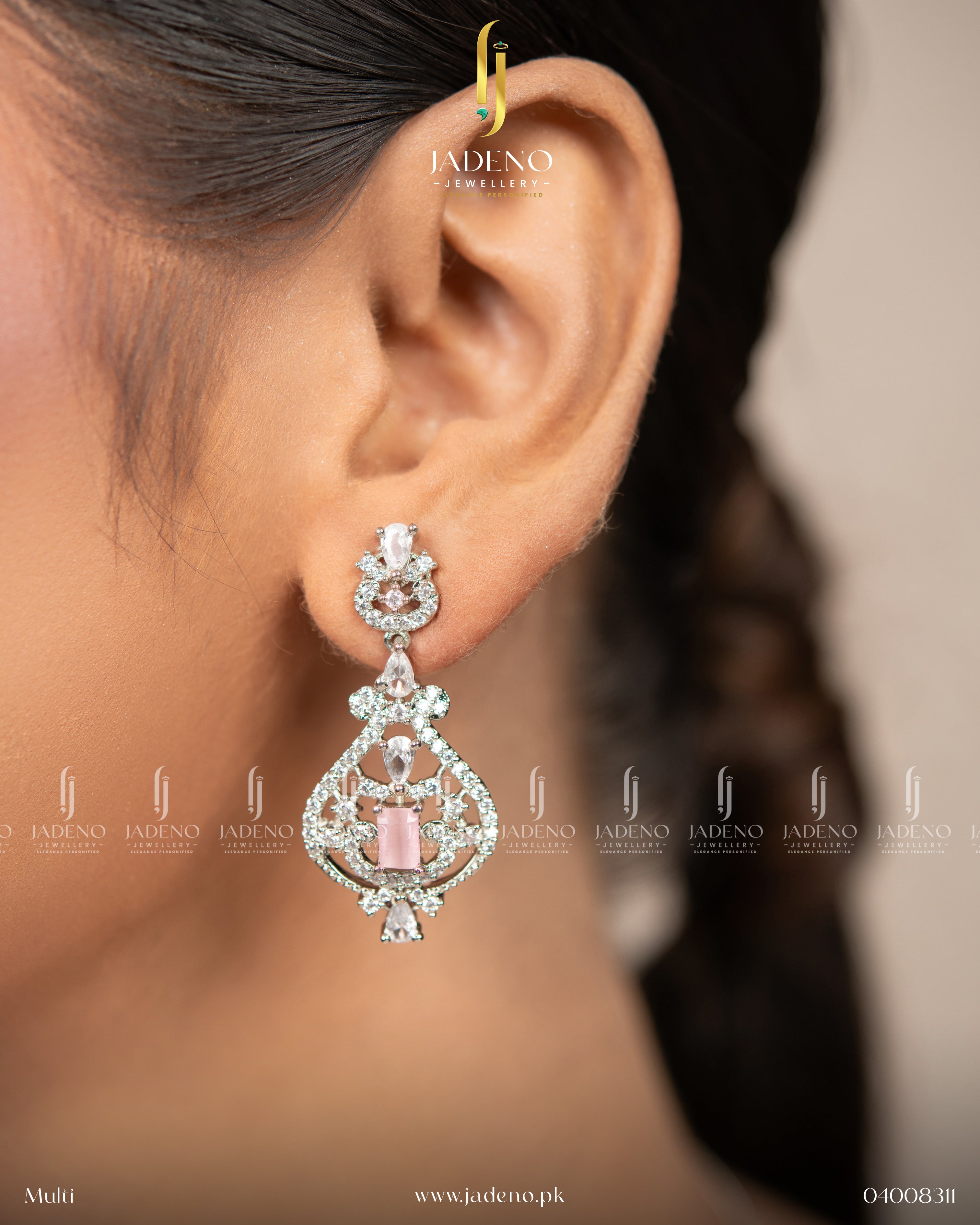 Beauteous American Diamond Set with Tika