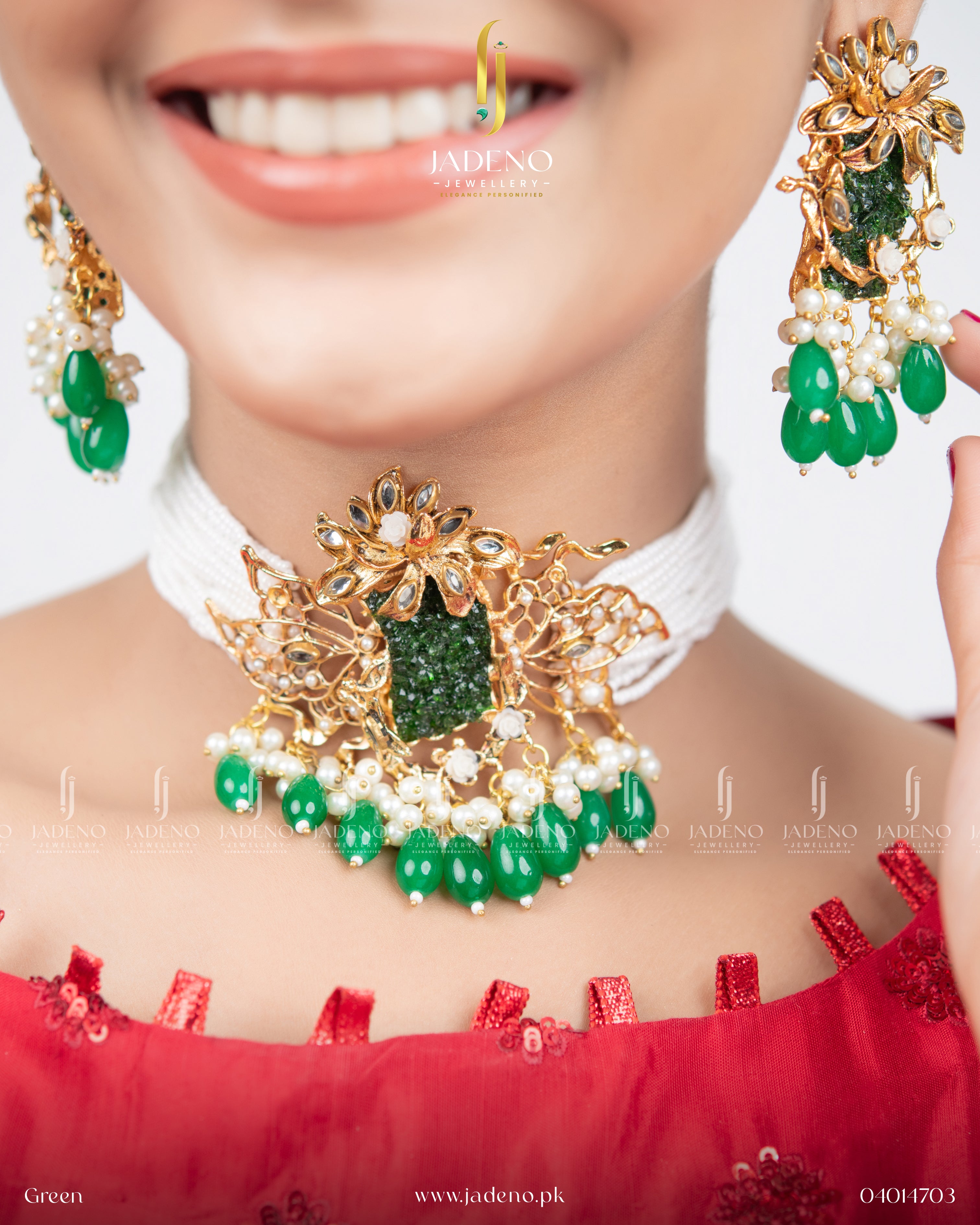 Designer's Crush Stones Choker Set