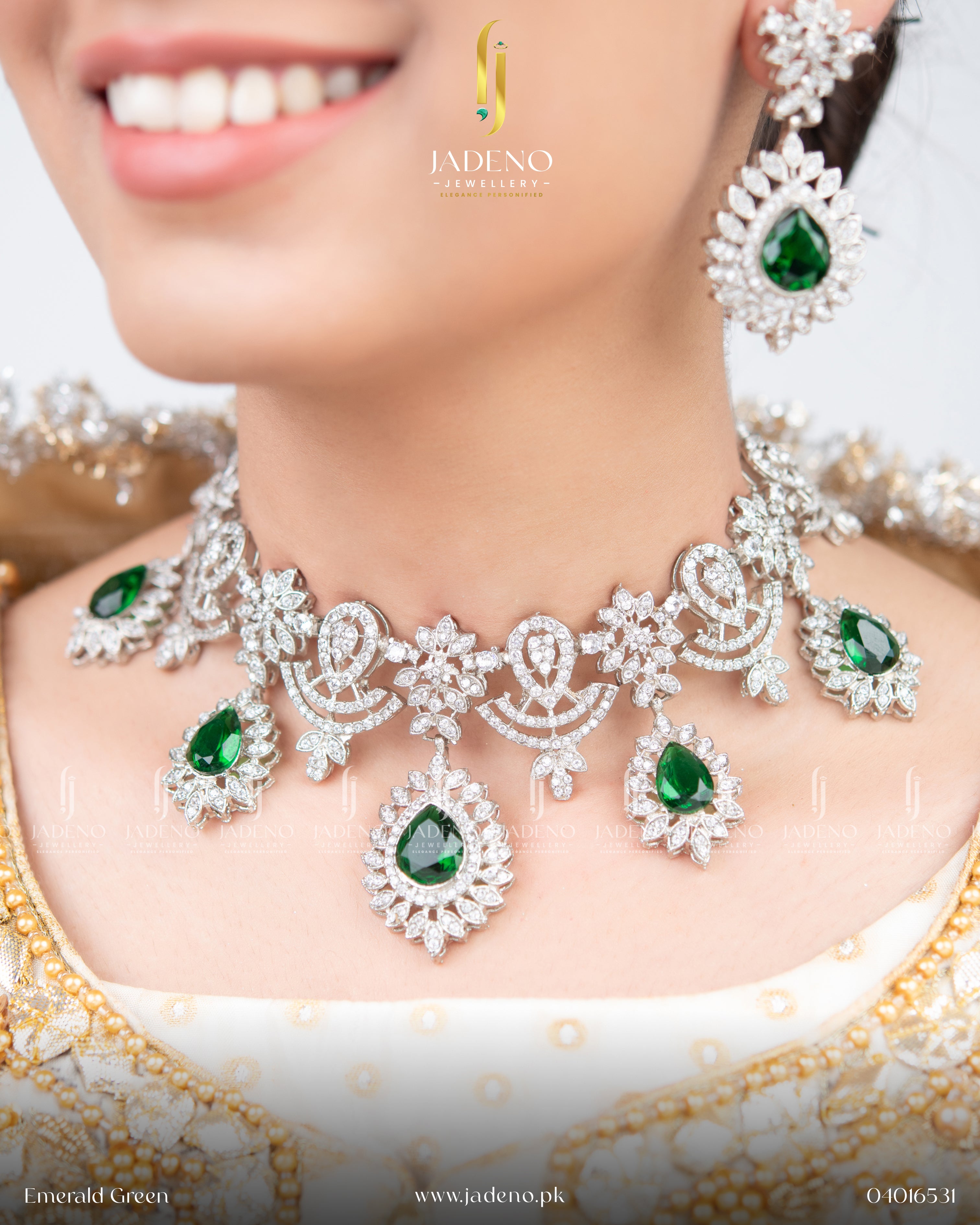 Double Layered Dazzling Necklace Set with Tika