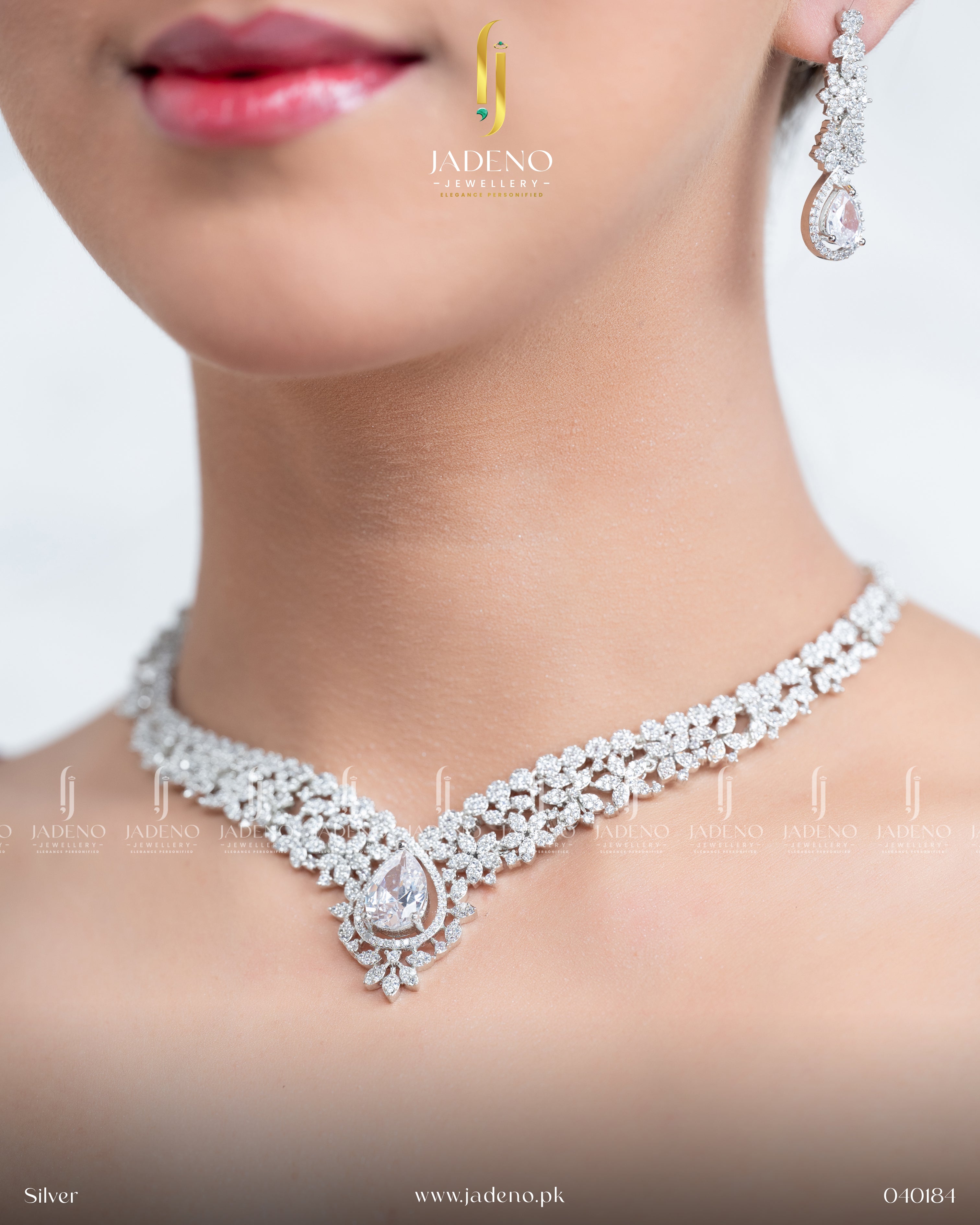 The Royal Victorian AD Necklace Set