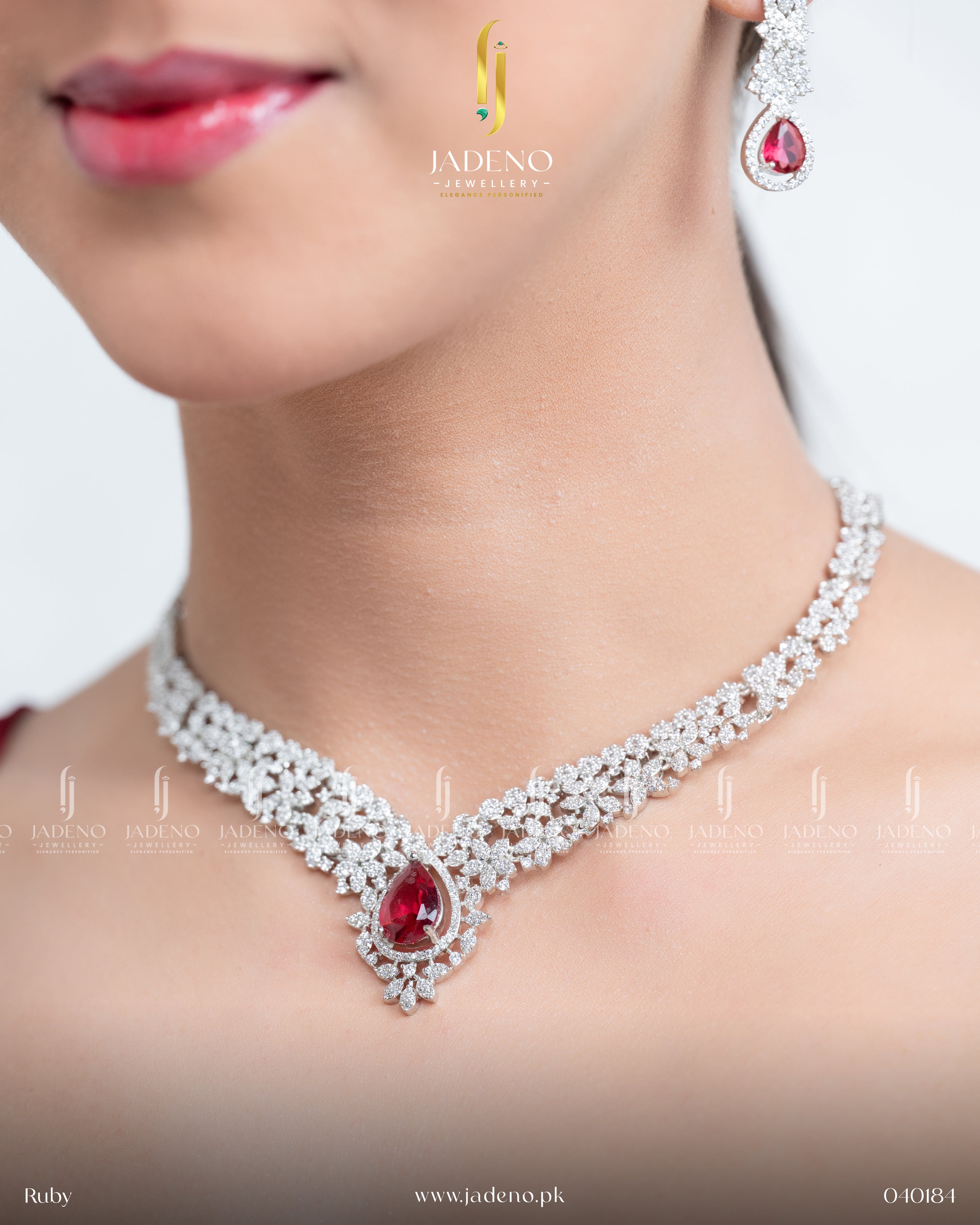 The Royal Victorian AD Necklace Set