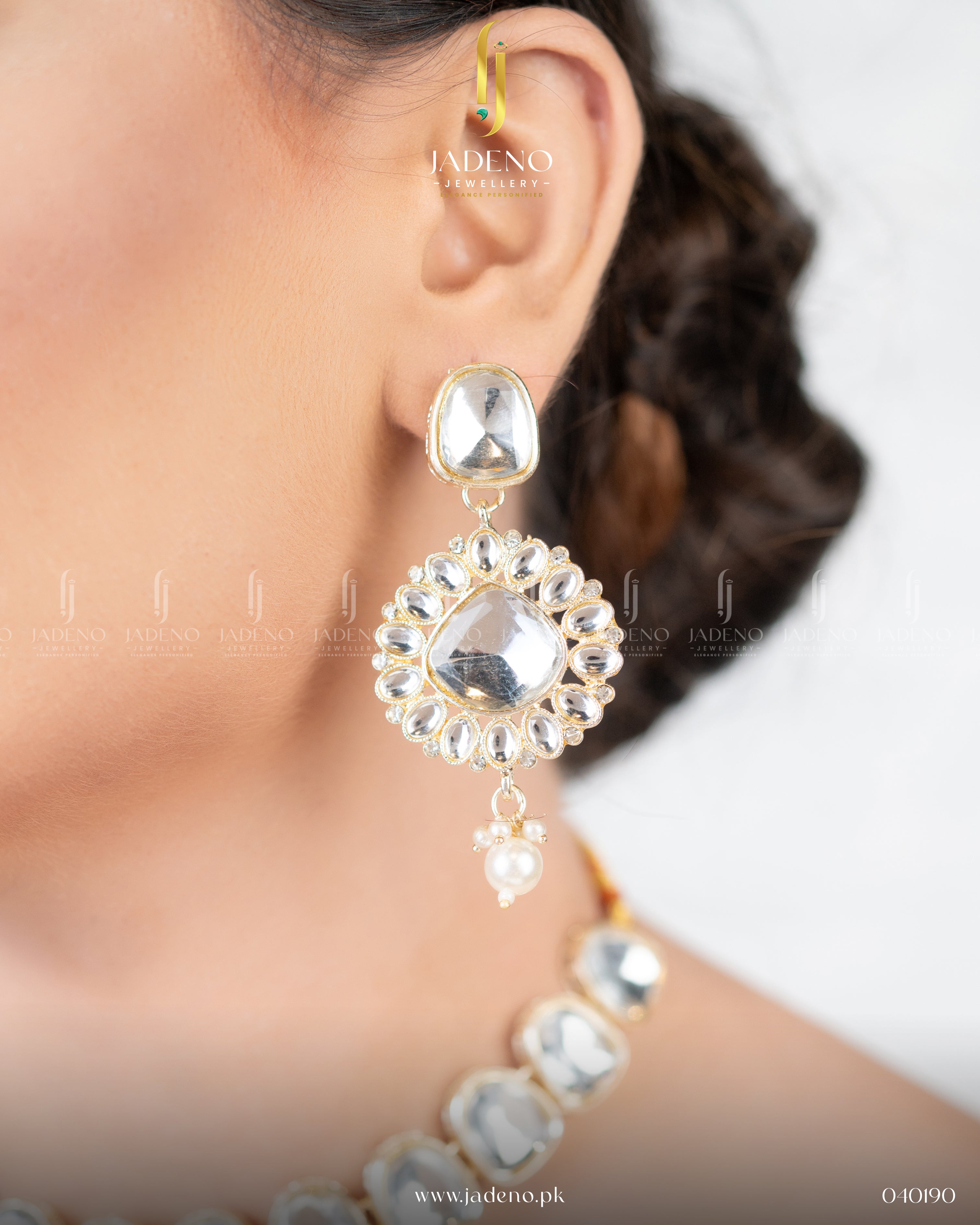 The Uncut Kundan Necklace Set with Tika