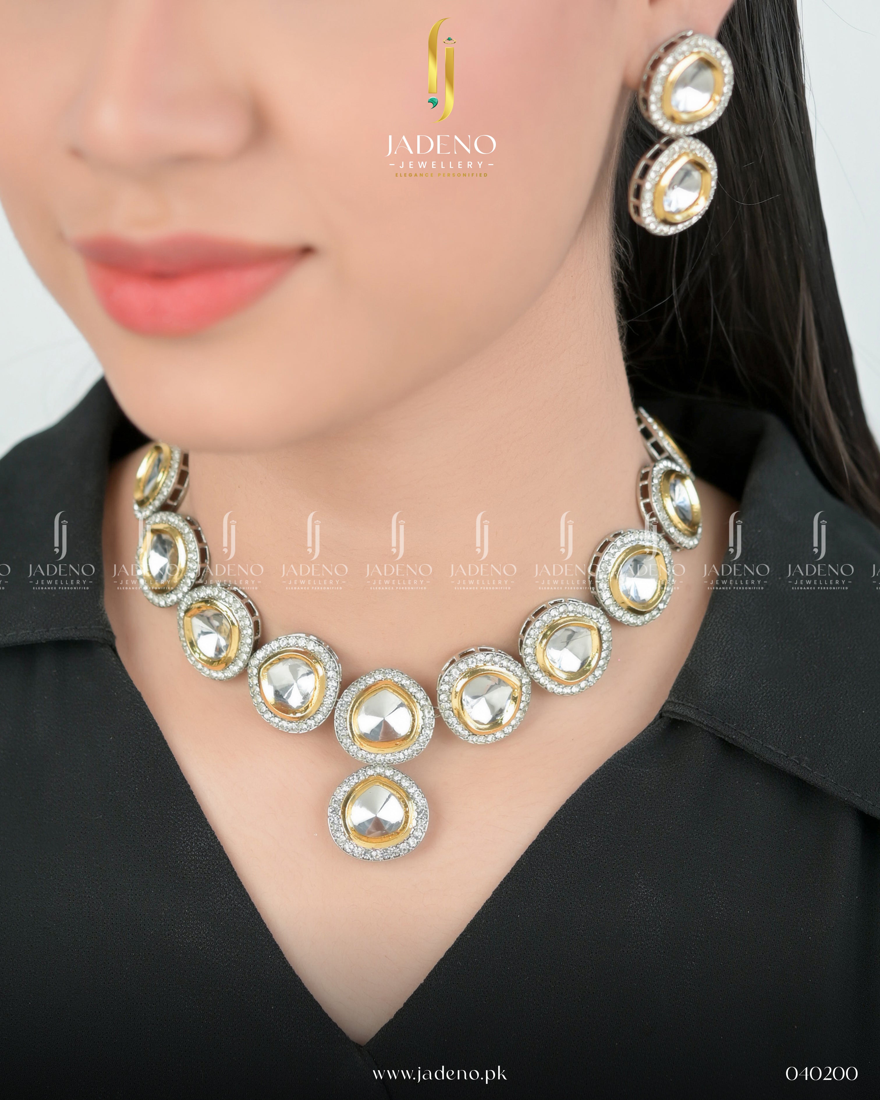 The Pure Indian Kundan Tejani Necklace Set With Tika
