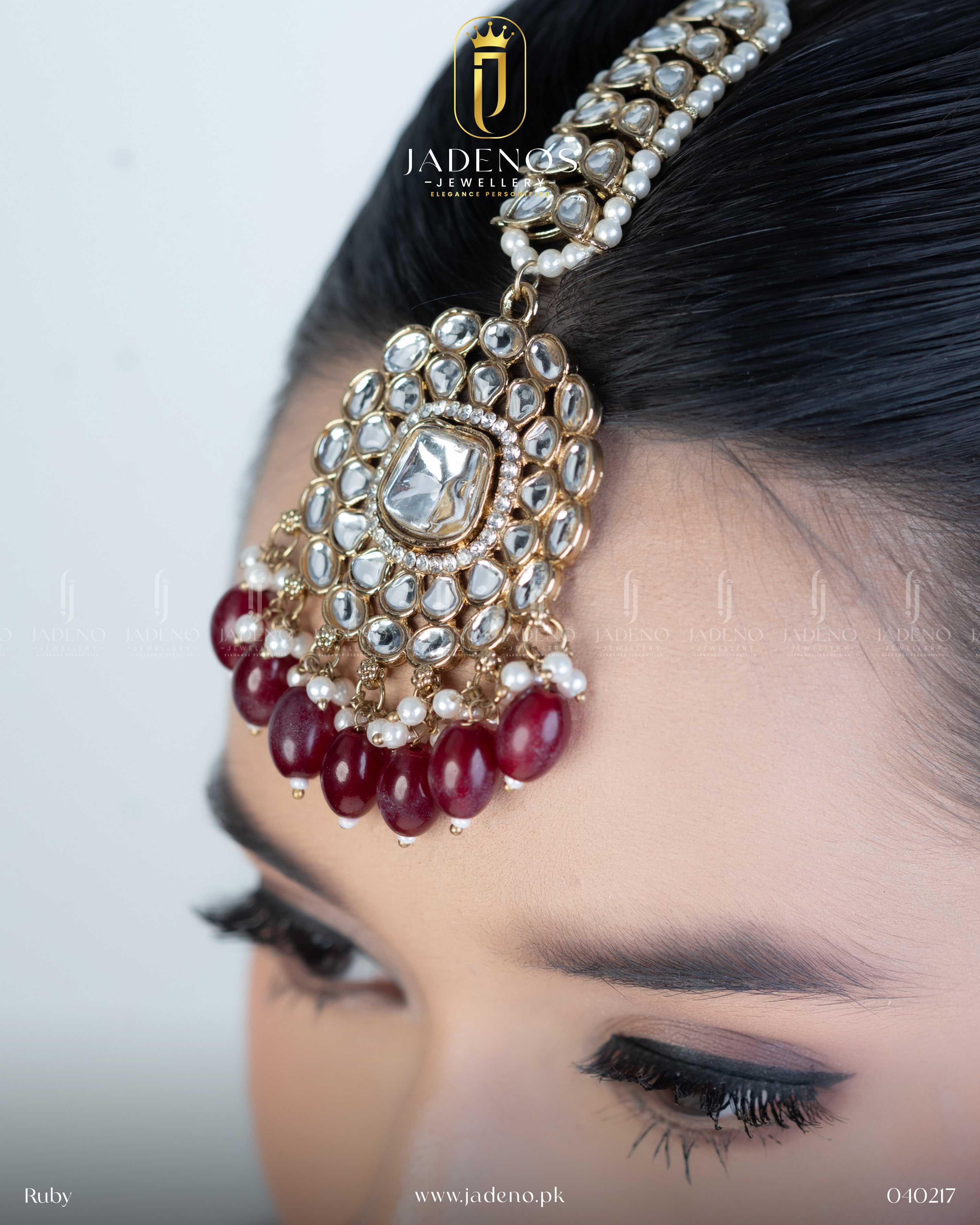 The Sahiba's Kundana Polki Set with Tika