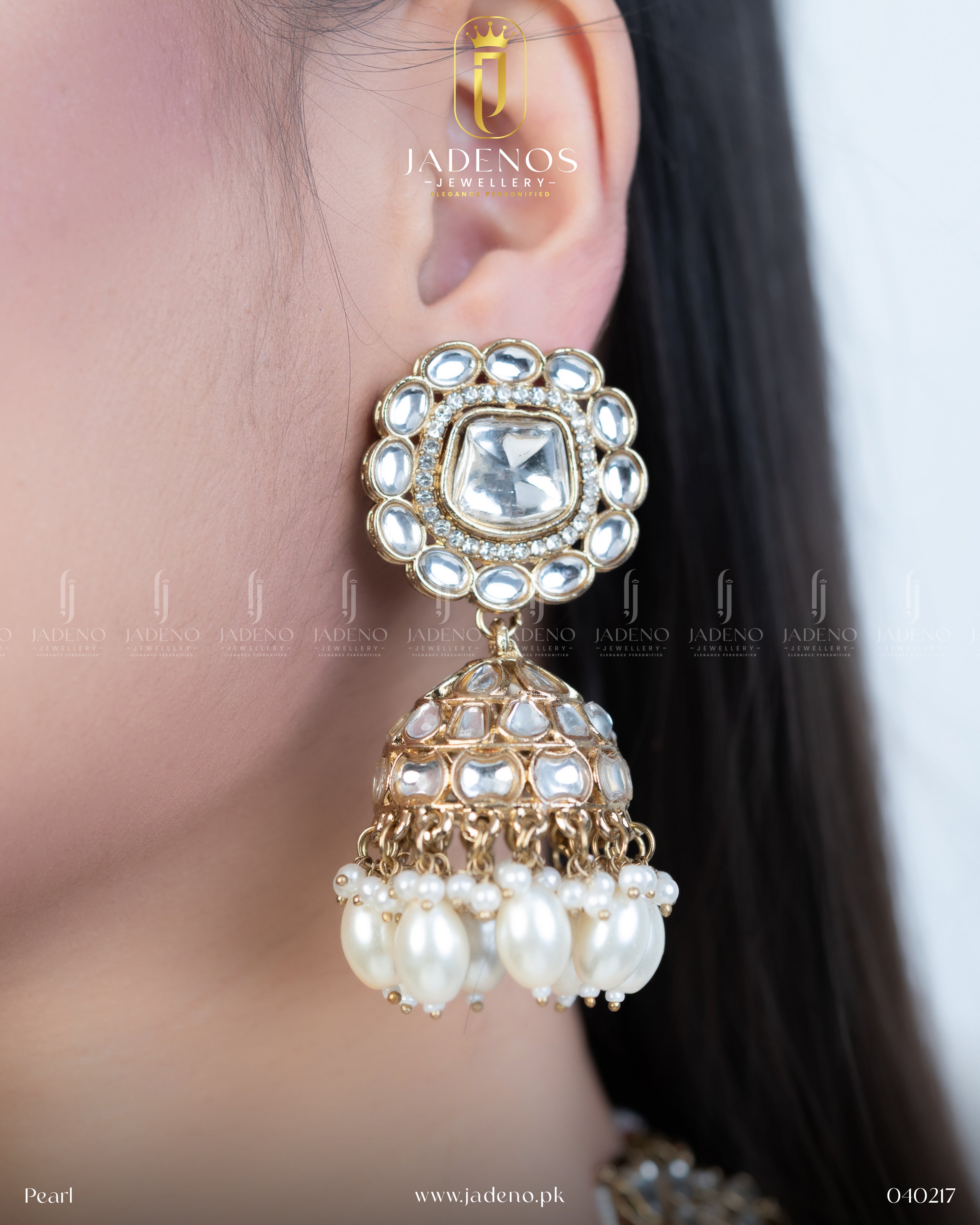 The Sahiba's Kundana Polki Set with Tika
