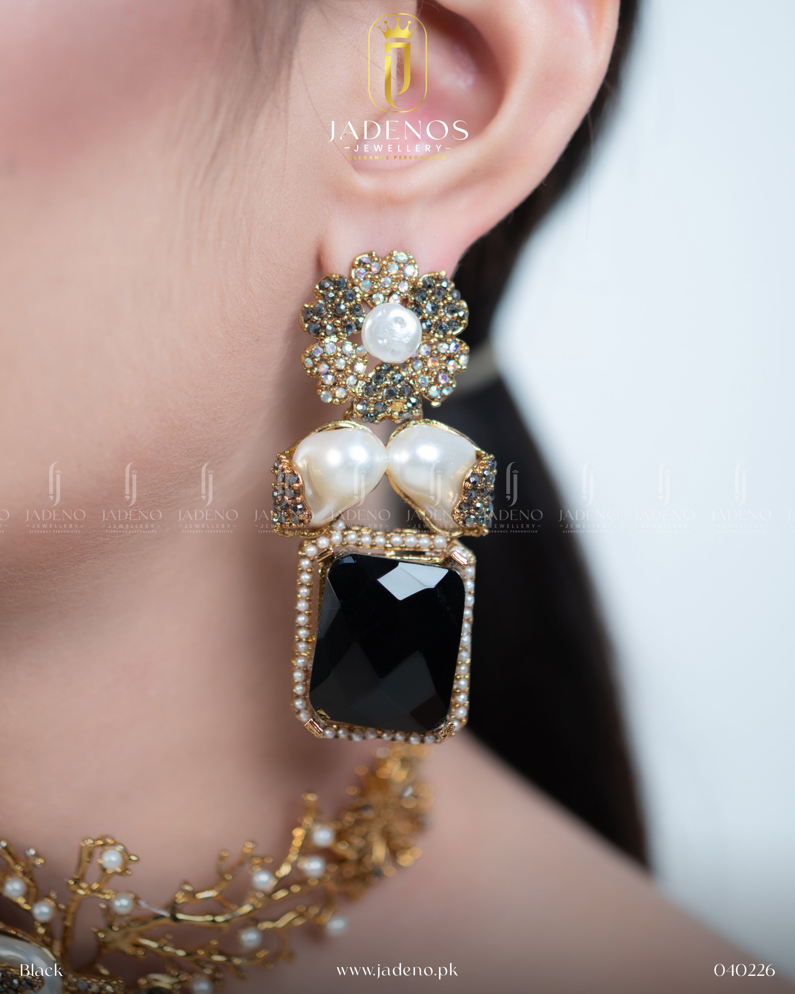 Designer's Crafted Royal Parizaad Necklace Set