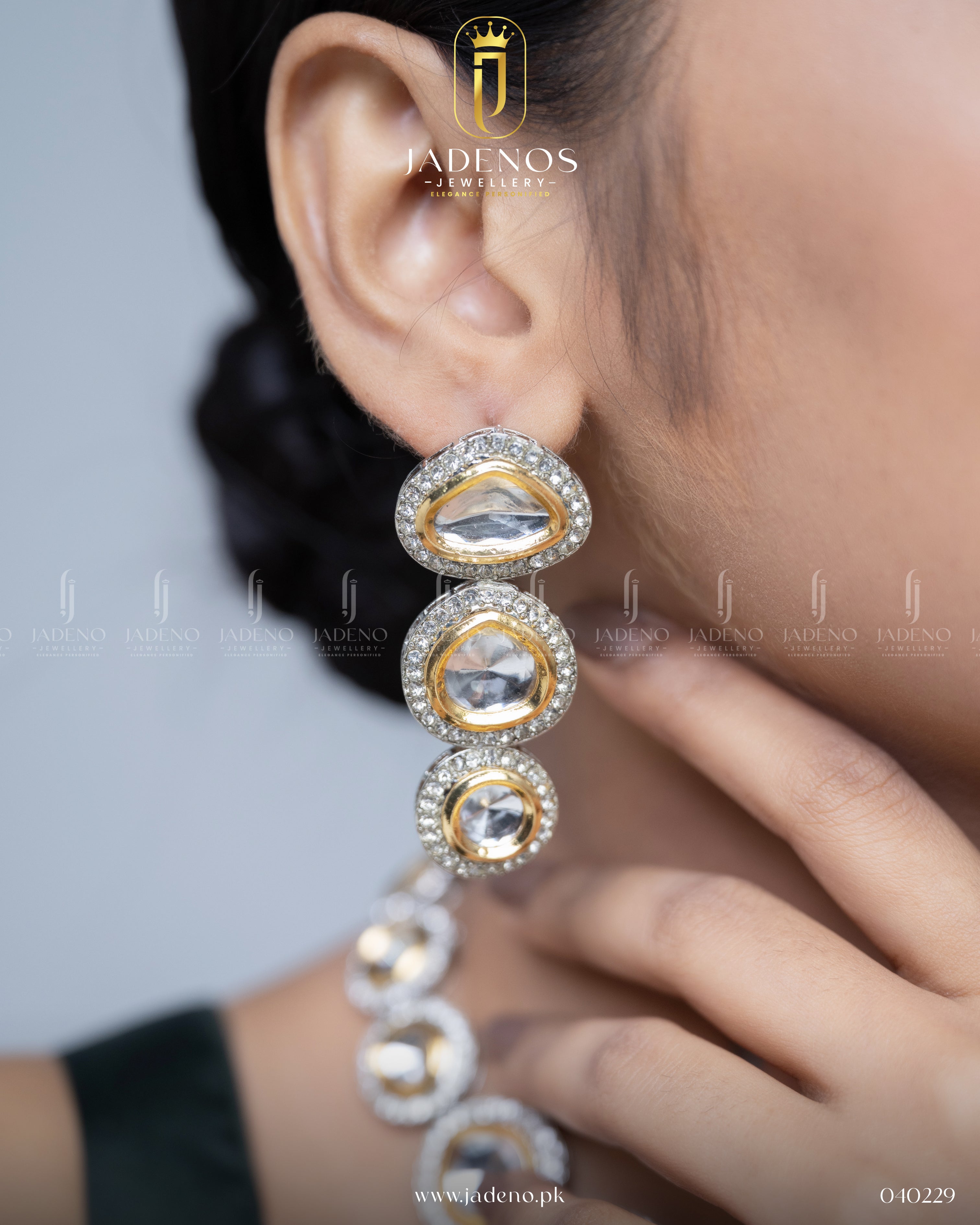 The Indian Uncut Kundan Suroor Necklace Set