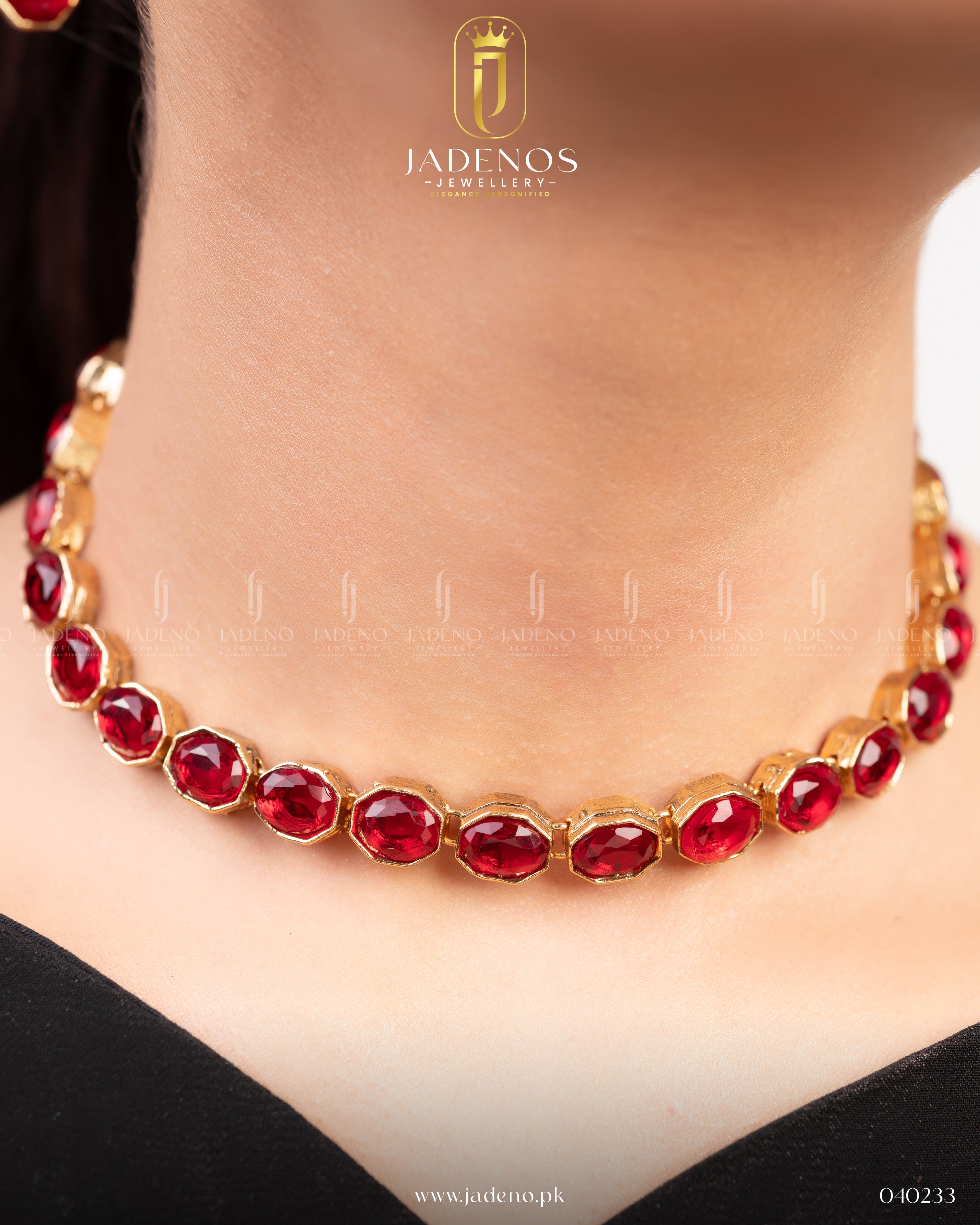 Noor Radiance Sleek Necklace-Golden