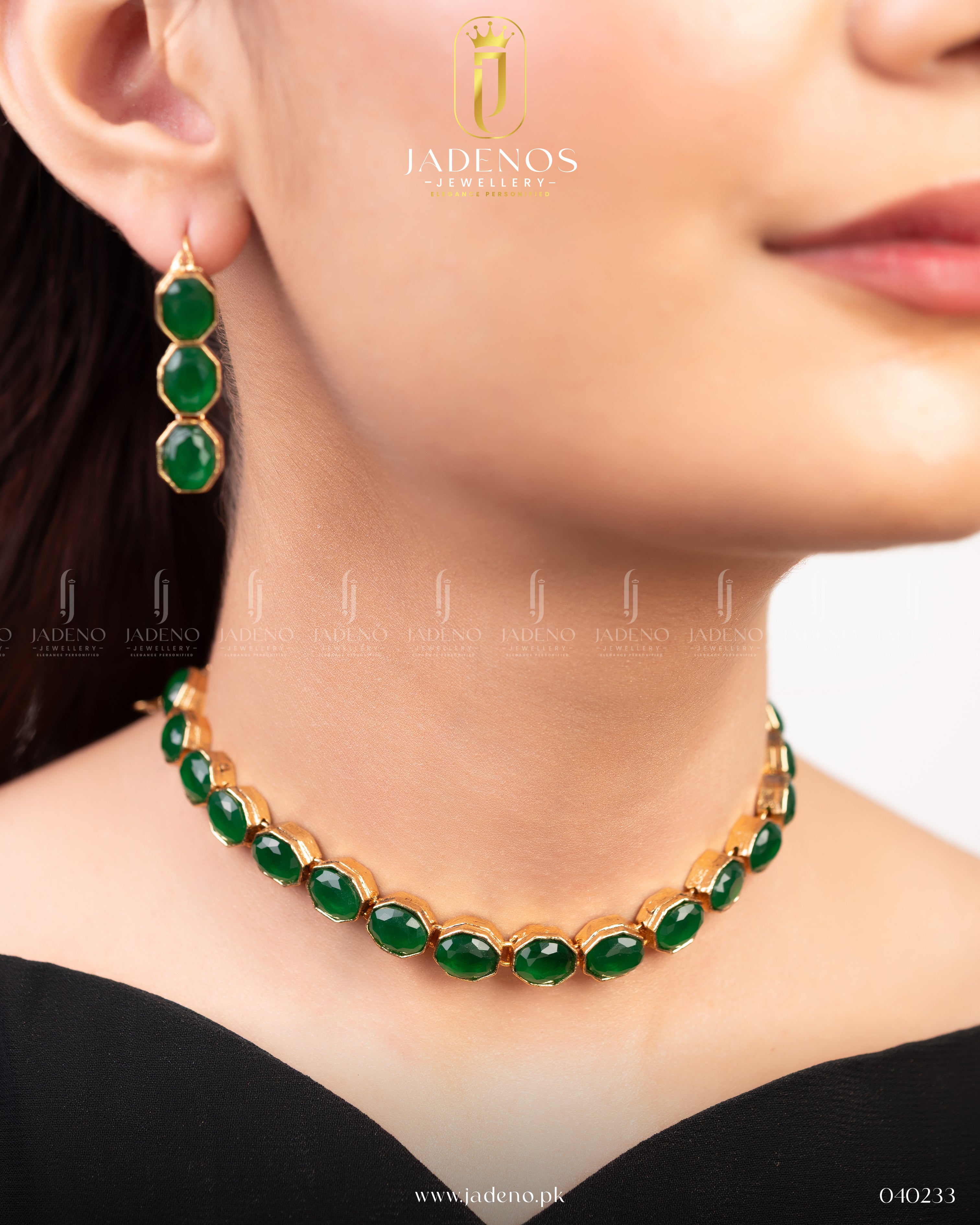 Noor Radiance Sleek Necklace-Golden
