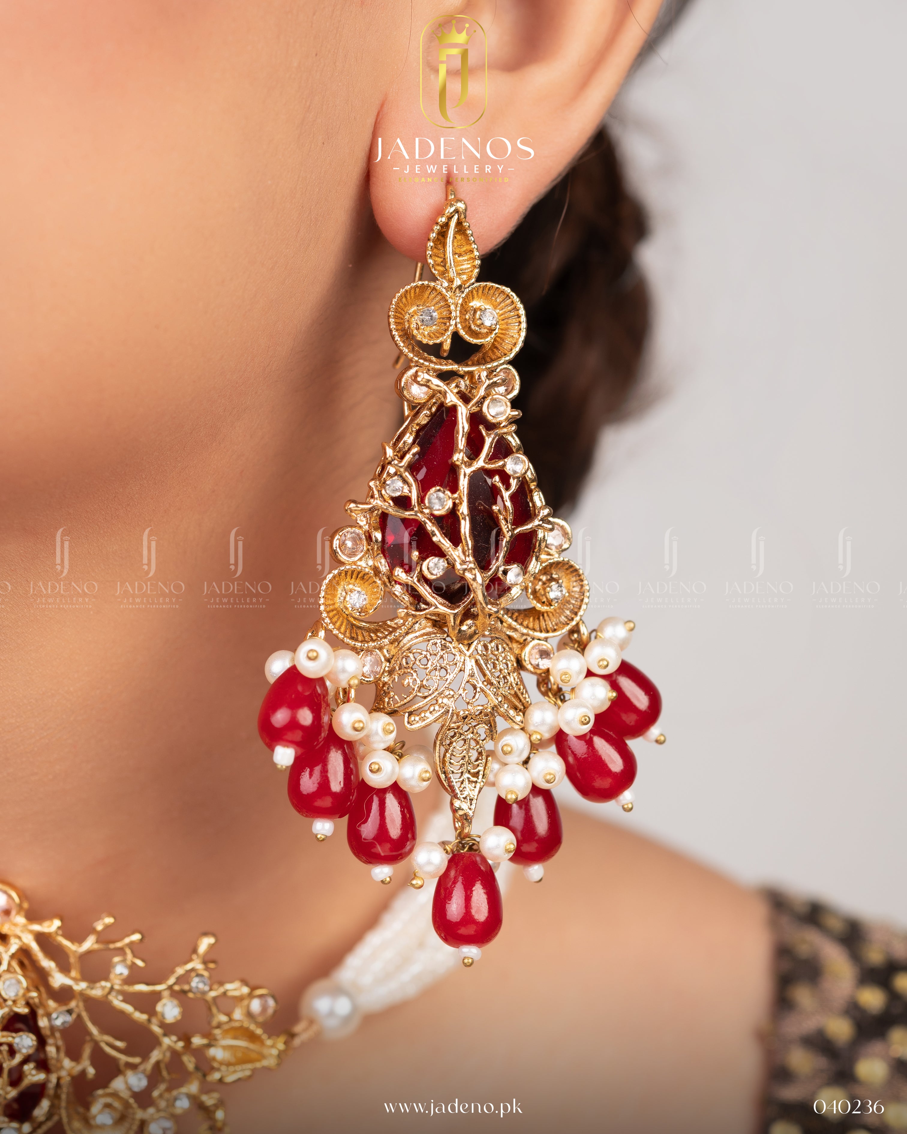 The Gulshan-e-Zar Choker  Set with Tika