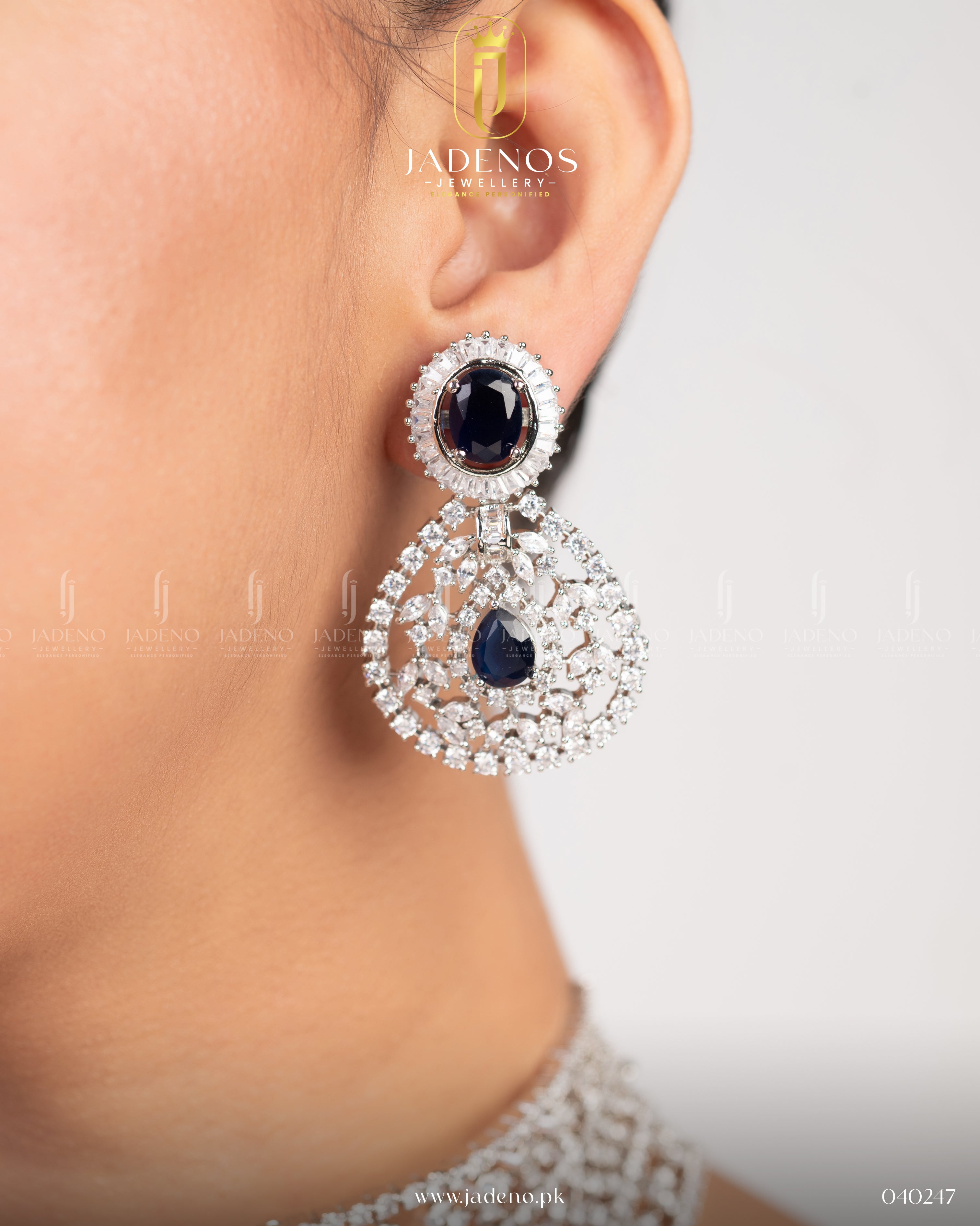 The Aurora Royale Collar Set