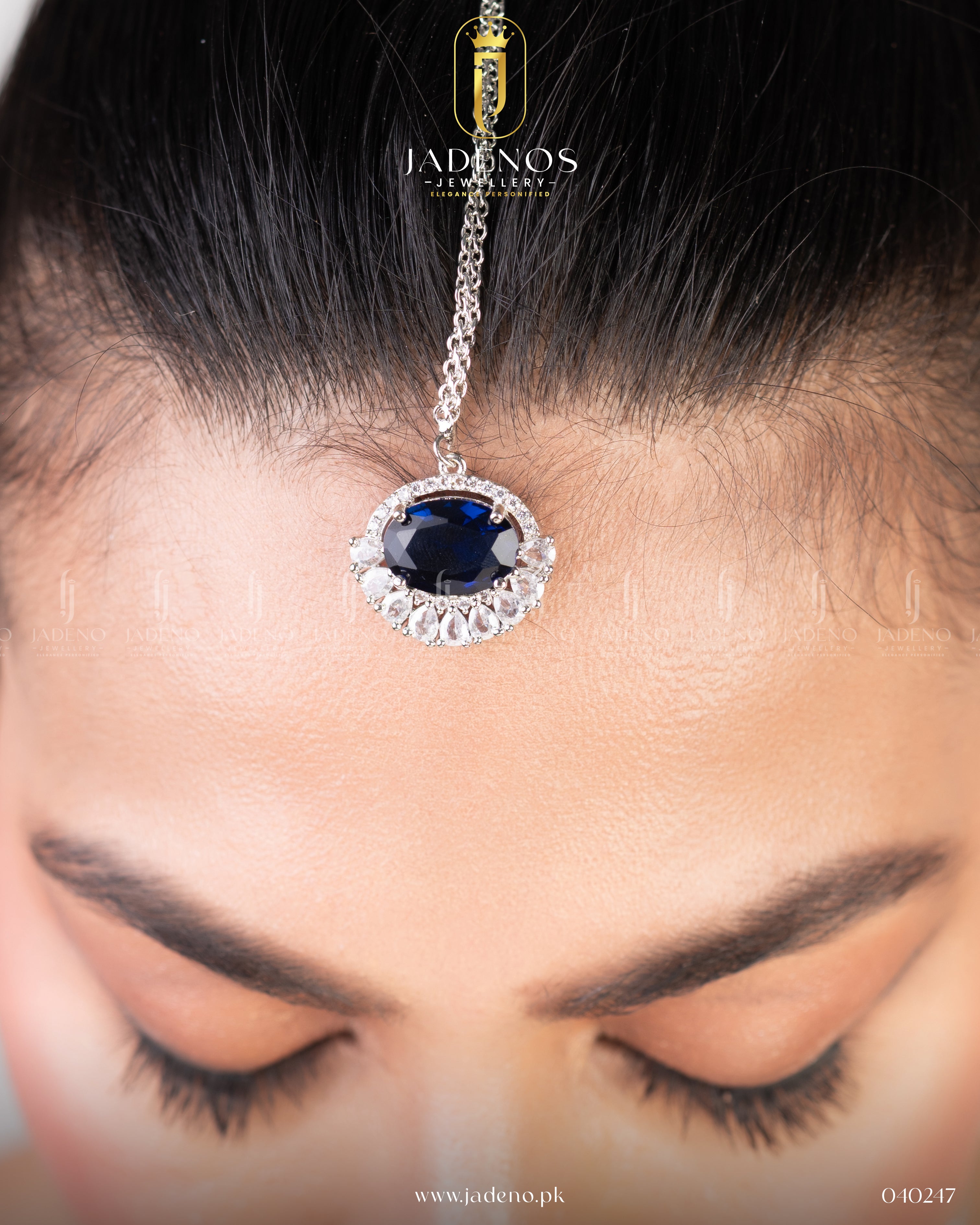 The Aurora Royale Collar Set