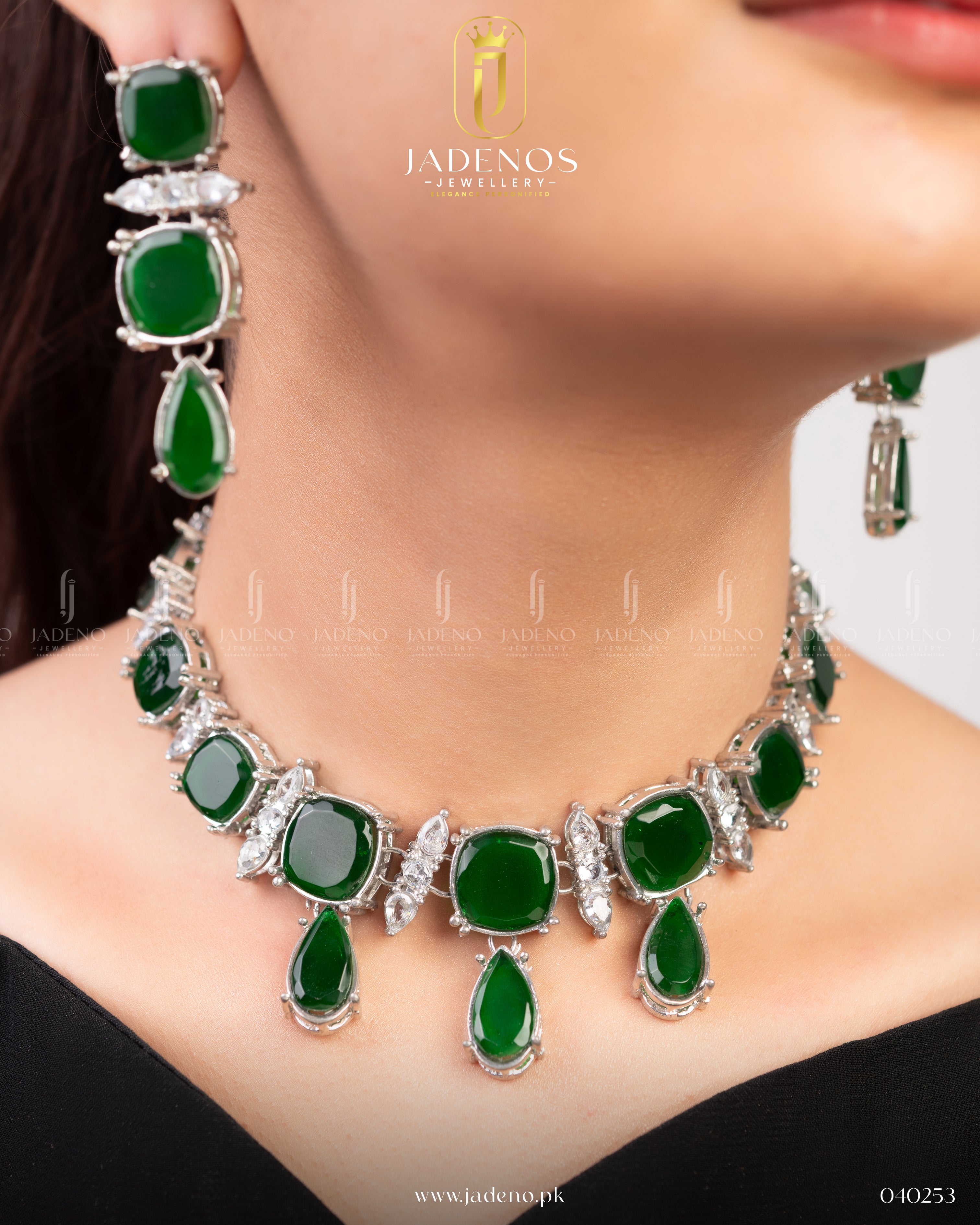 The Majestic Grace Necklace Set With Tika