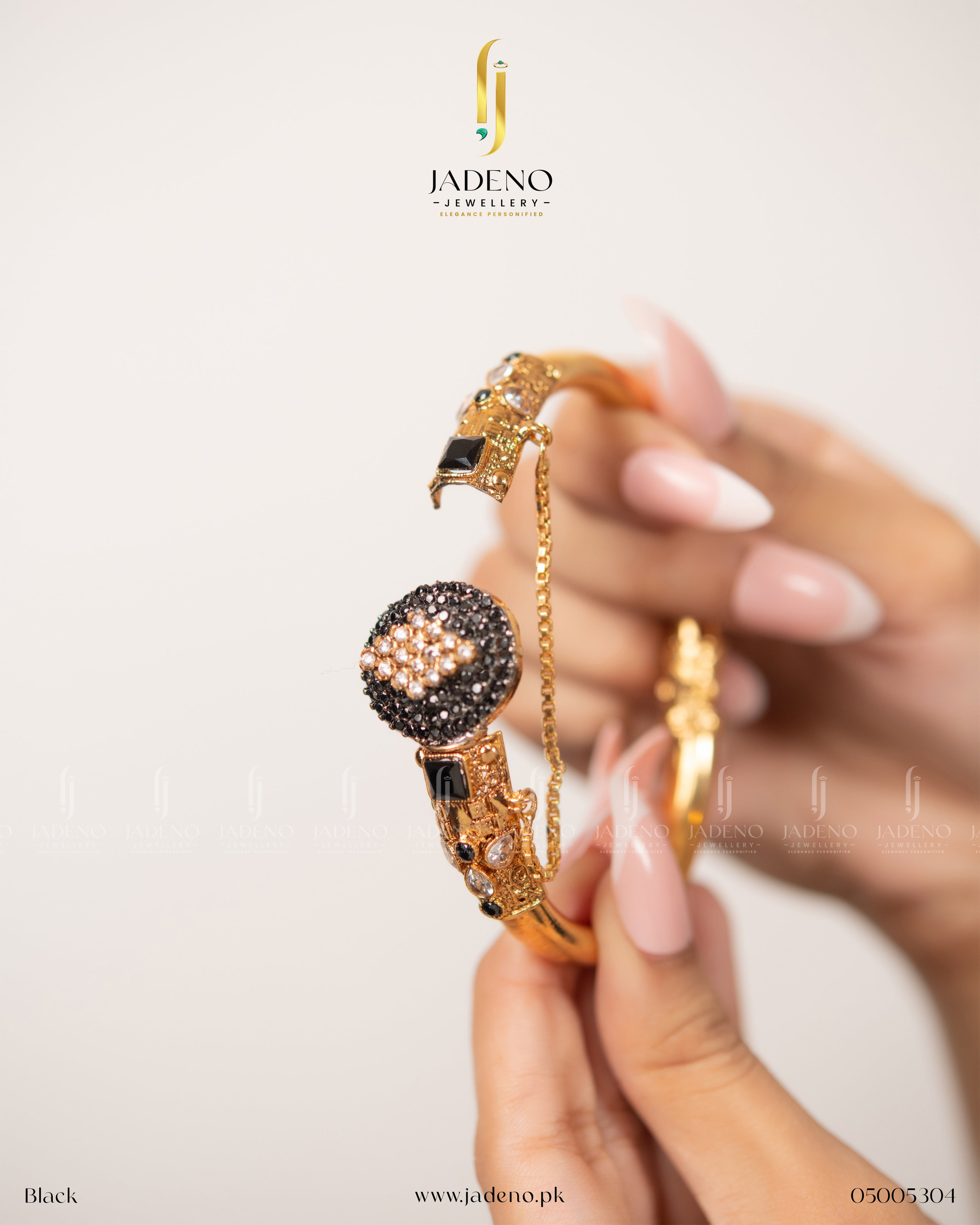 Tribal Solid Gold Polished Openable Bangles