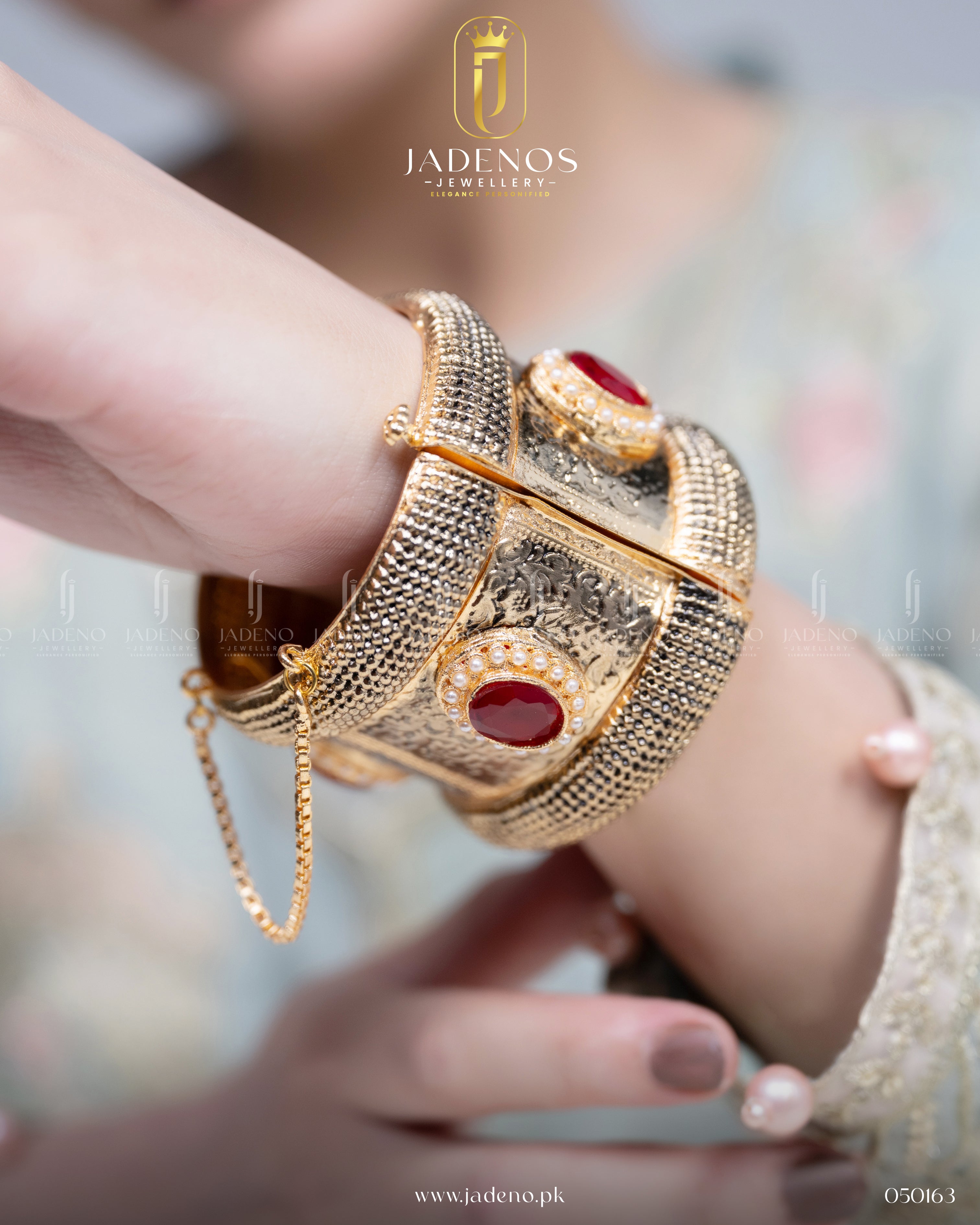 The vintage Golden Garnet Heavy  Openable Bangle- Kalai