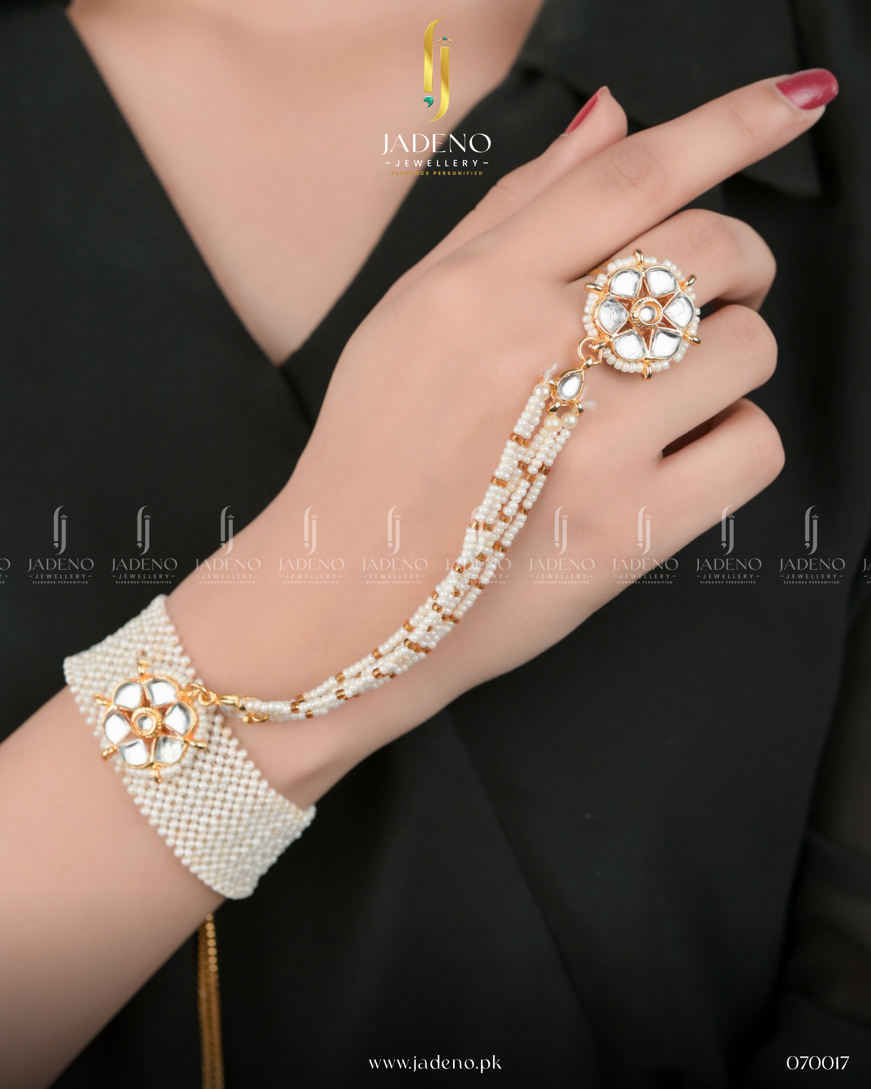 Elegant Hand Accesory Anja