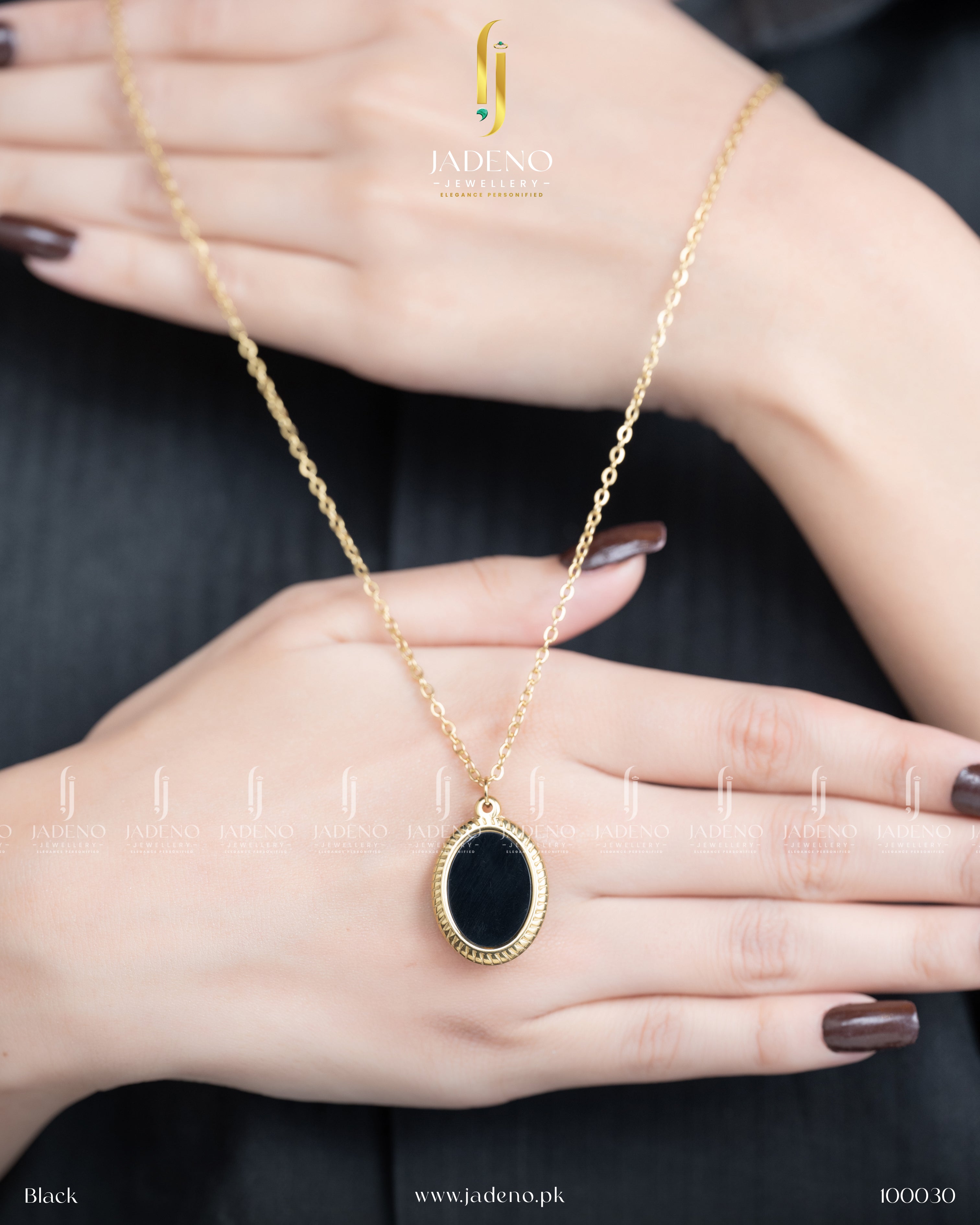 Retro Oval Stone Pendant