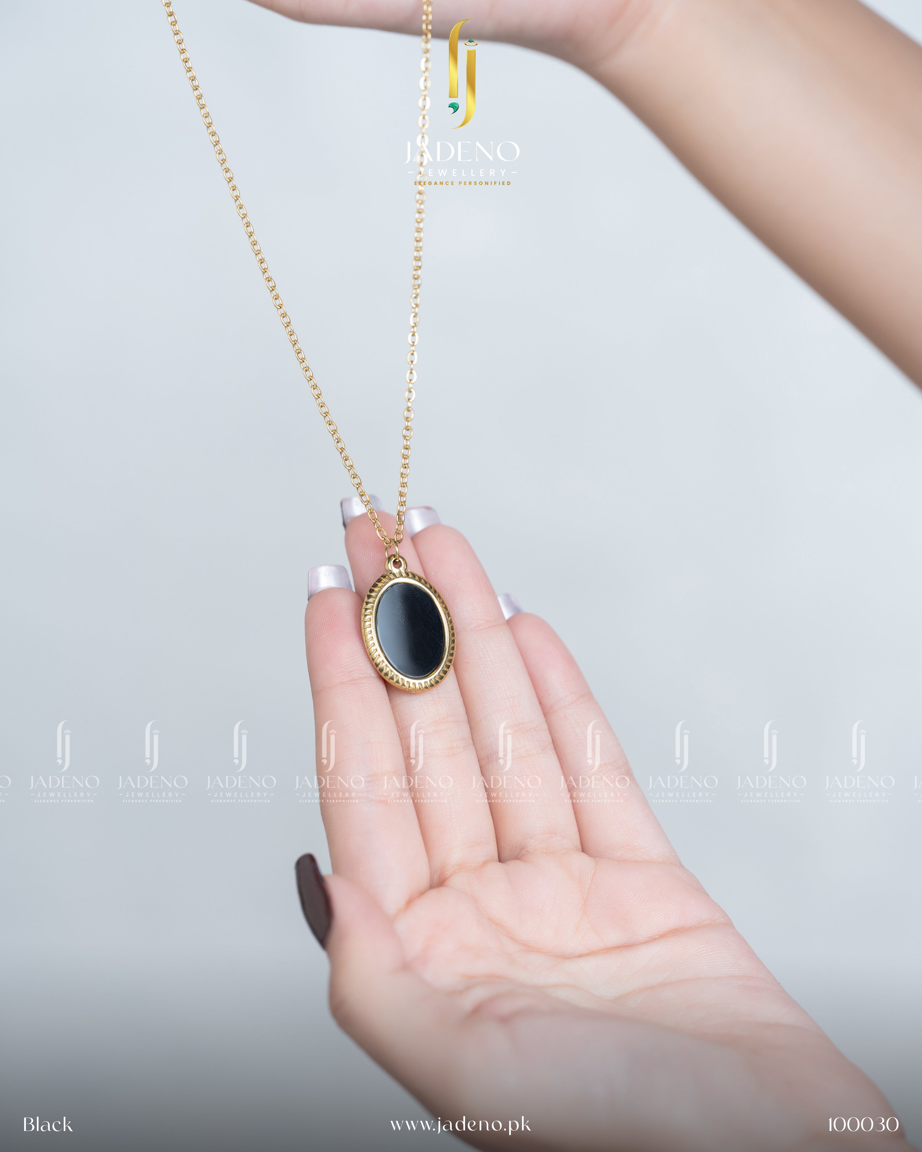 Retro Oval Stone Pendant