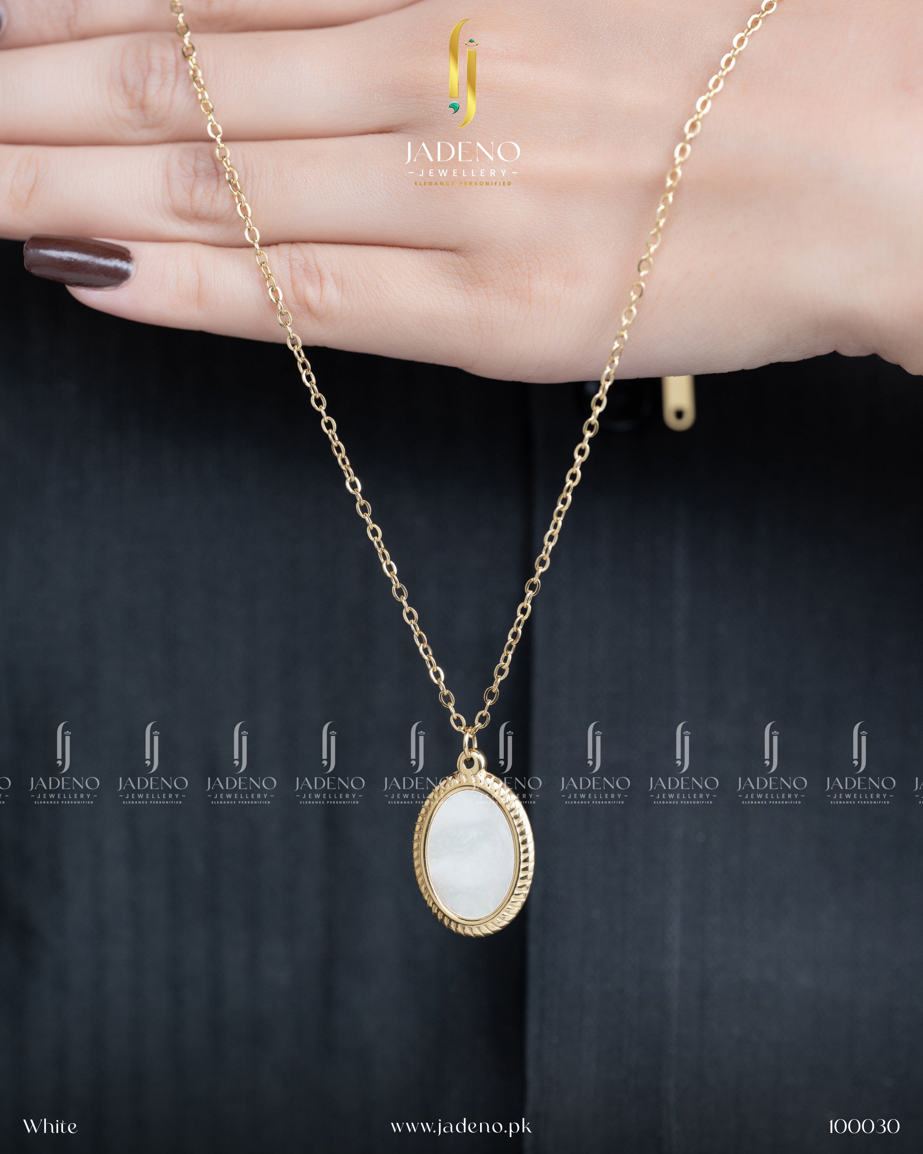 Retro Oval Stone Pendant
