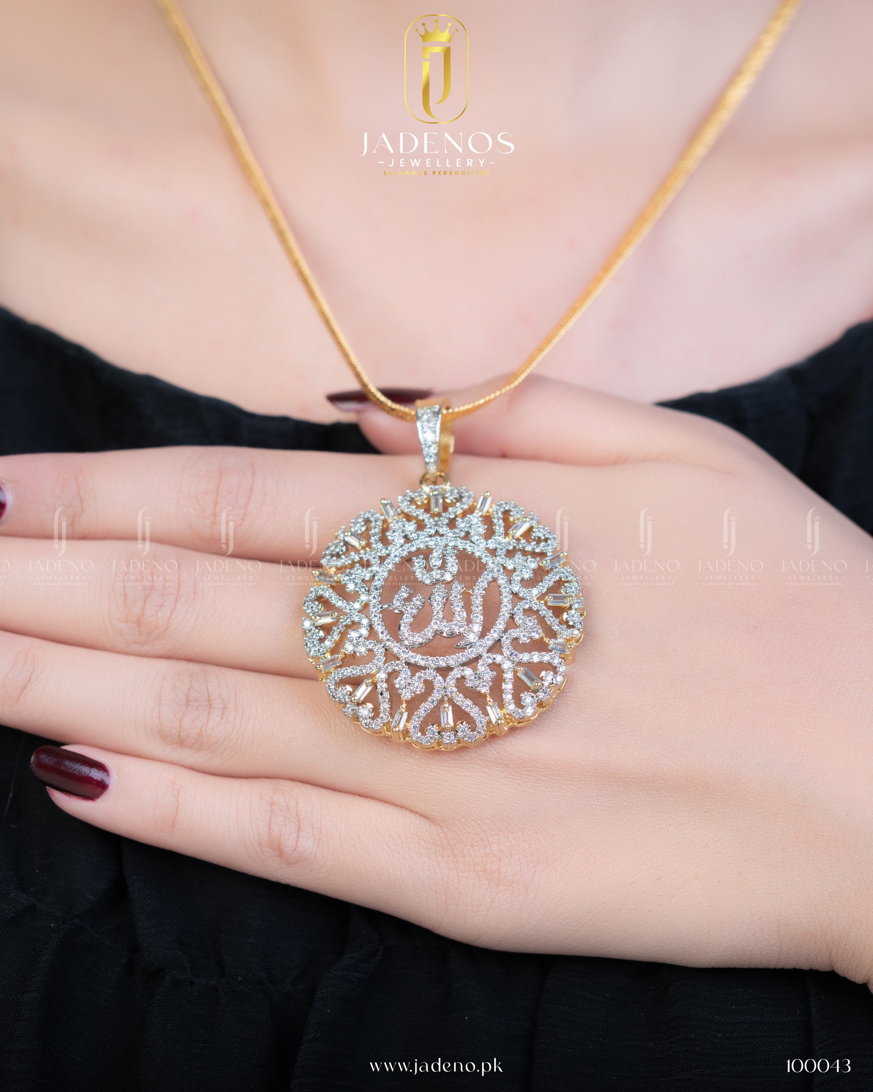 Premium Quality Beneficio Pendant Golden