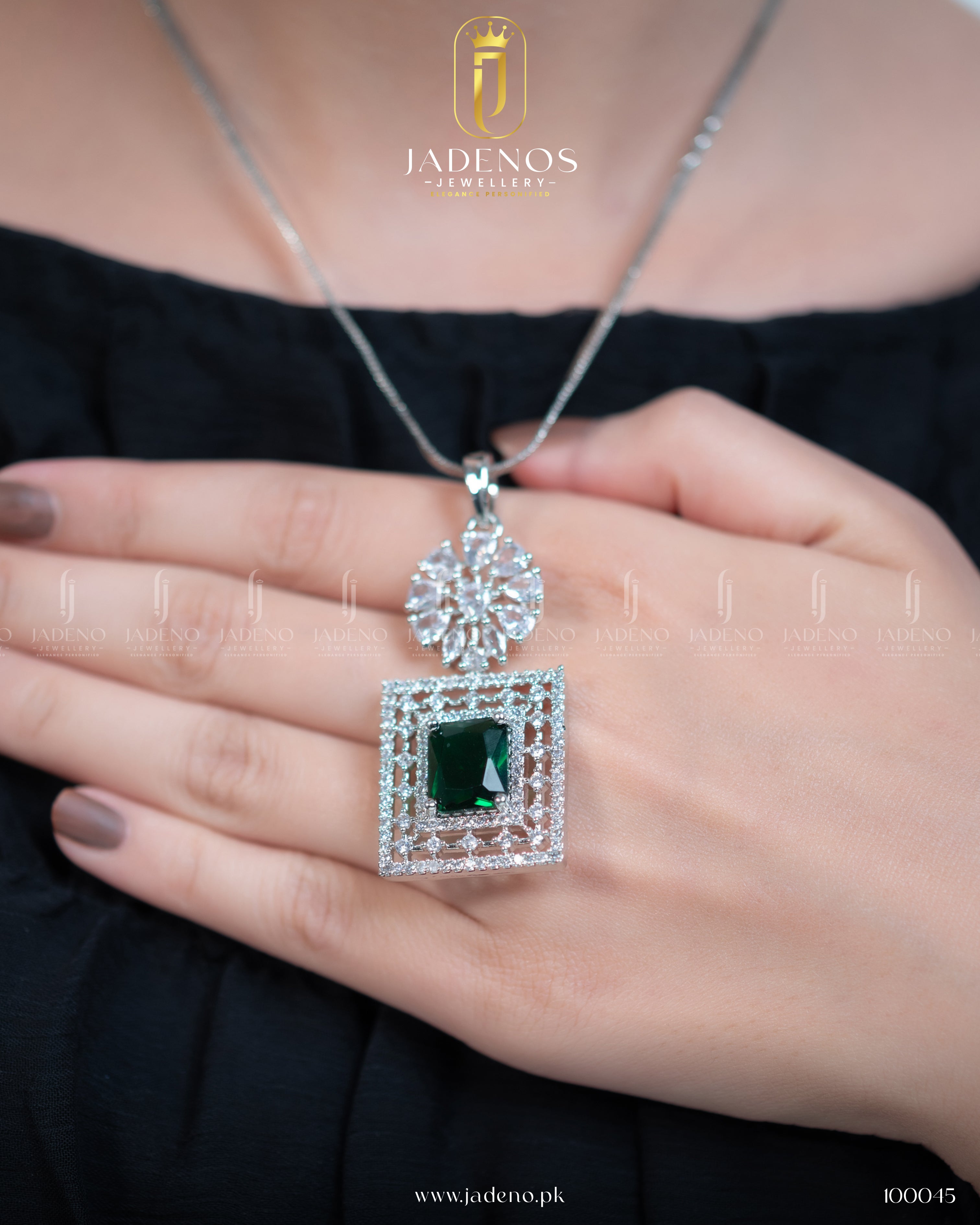 The Regal Grace AD Pendant Set