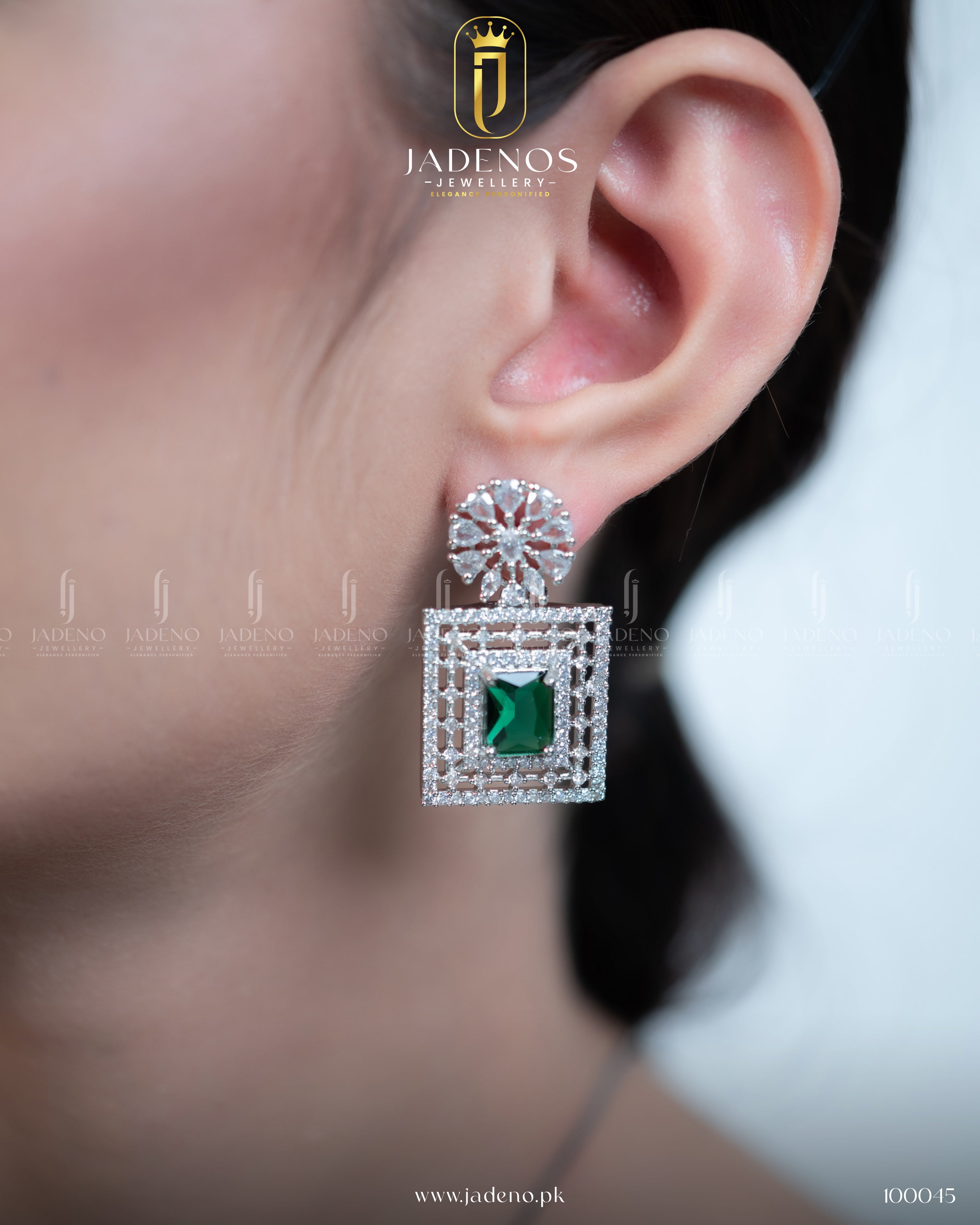 The Regal Grace AD Pendant Set