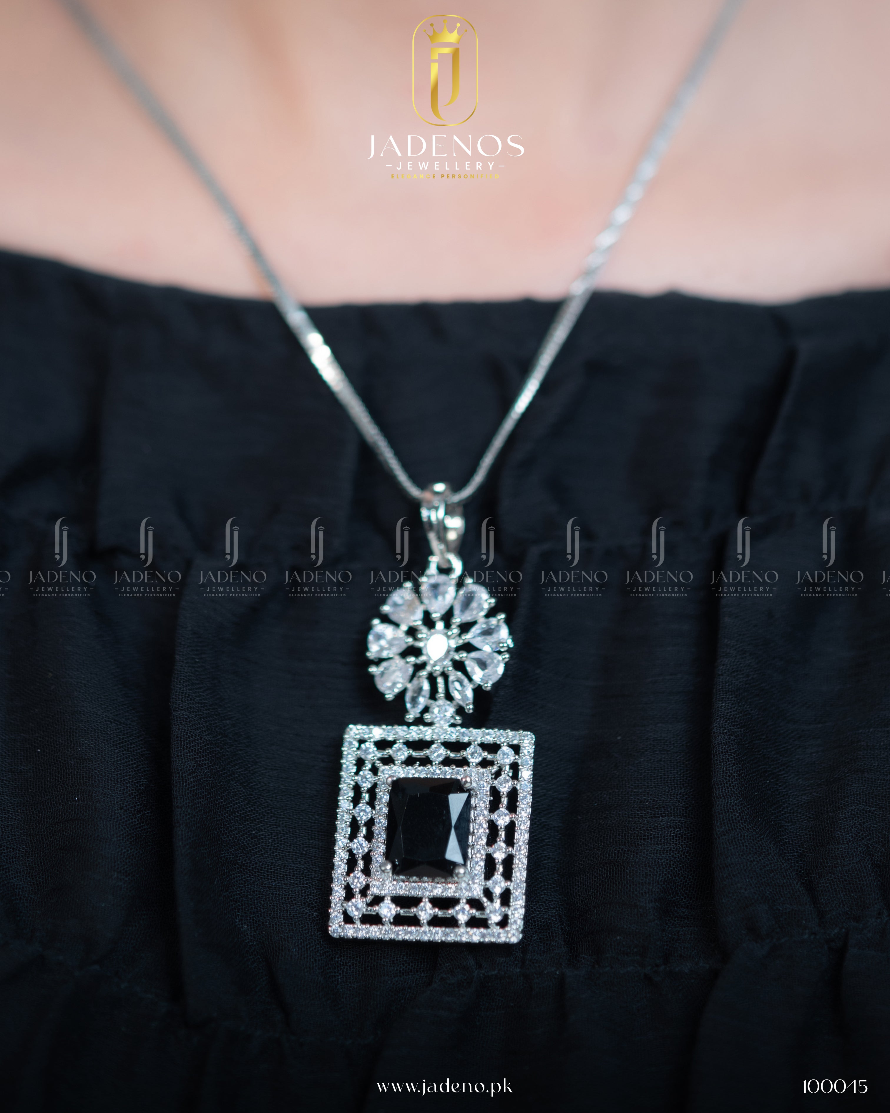 The Regal Grace AD Pendant Set