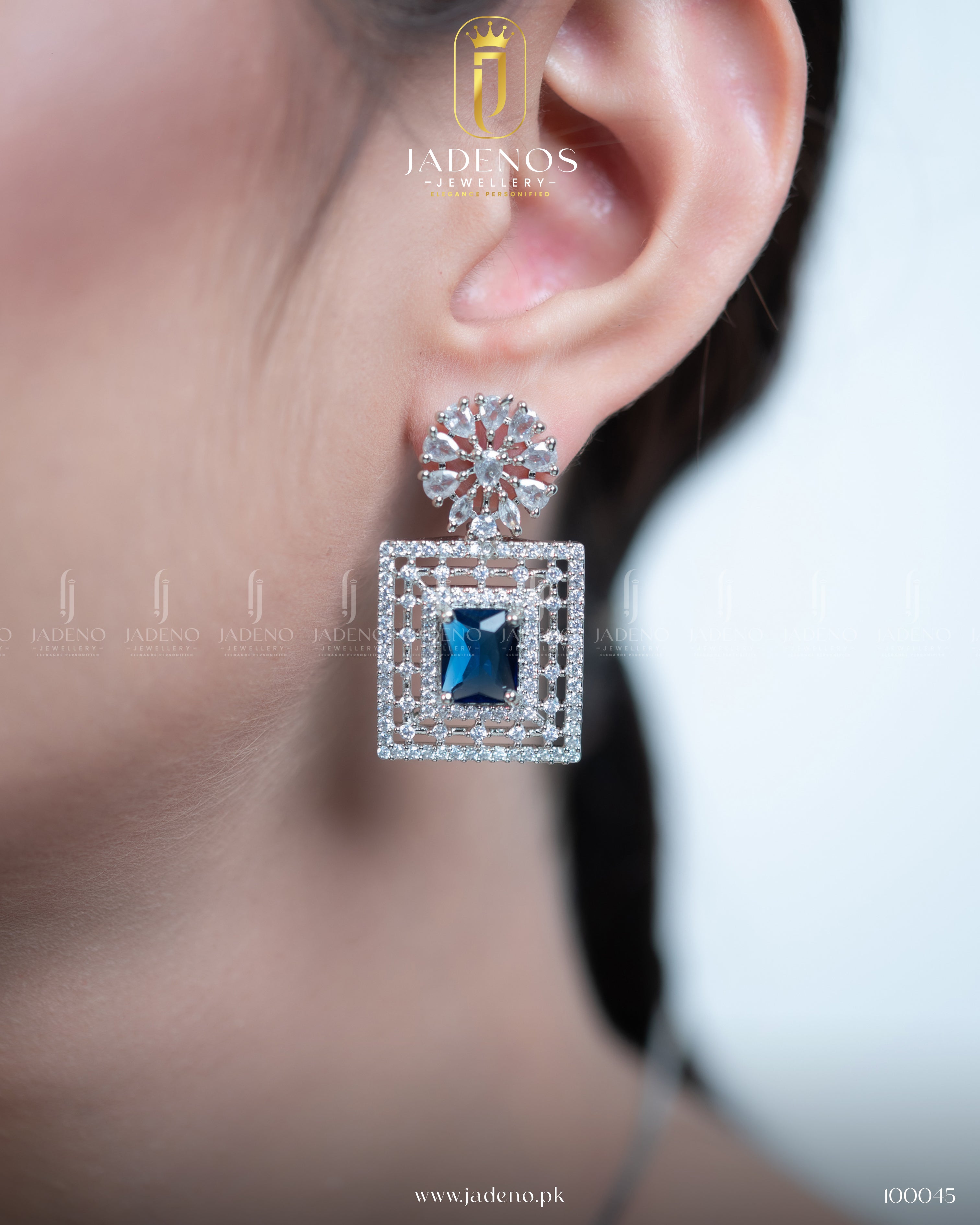 The Regal Grace AD Pendant Set