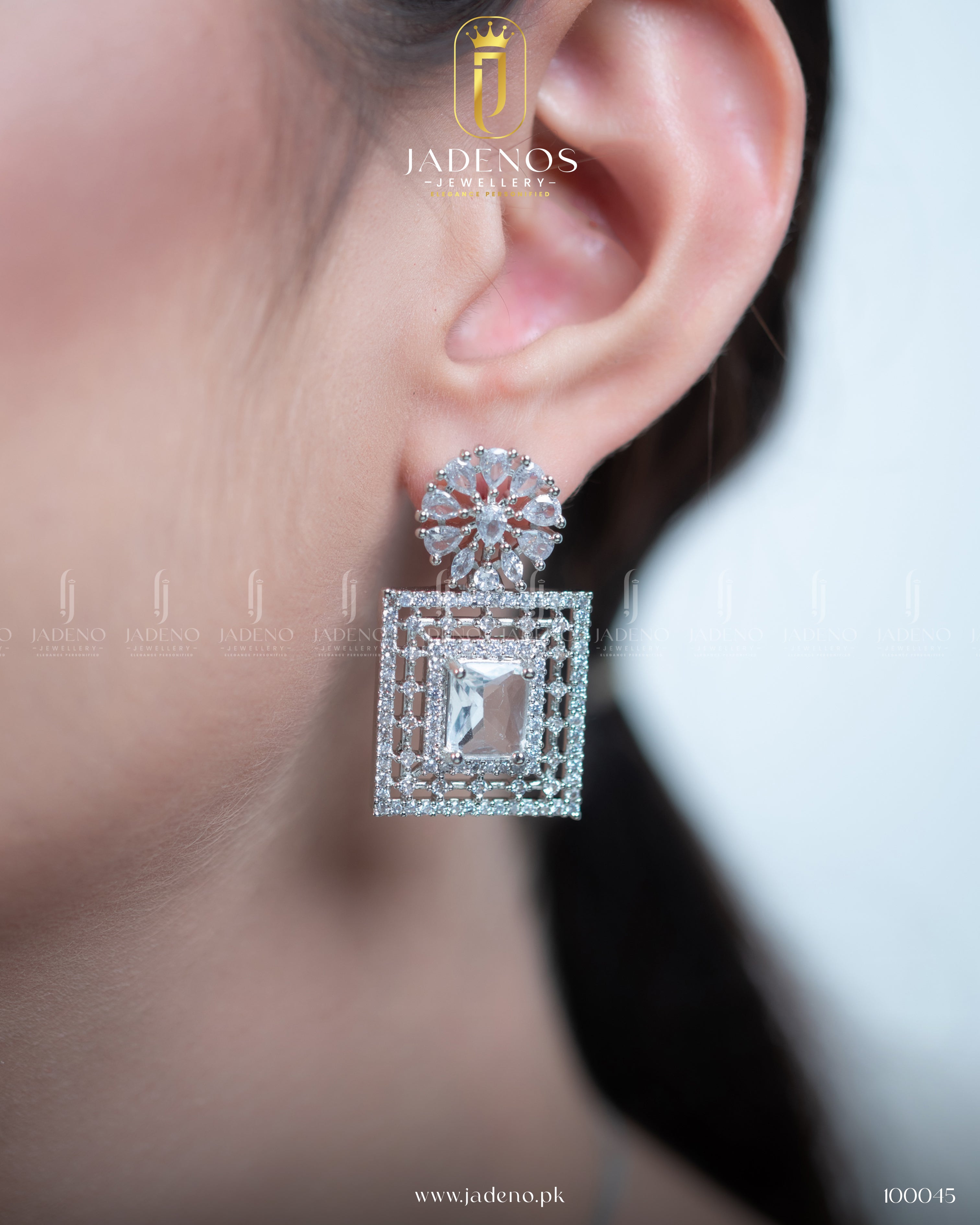 The Regal Grace AD Pendant Set