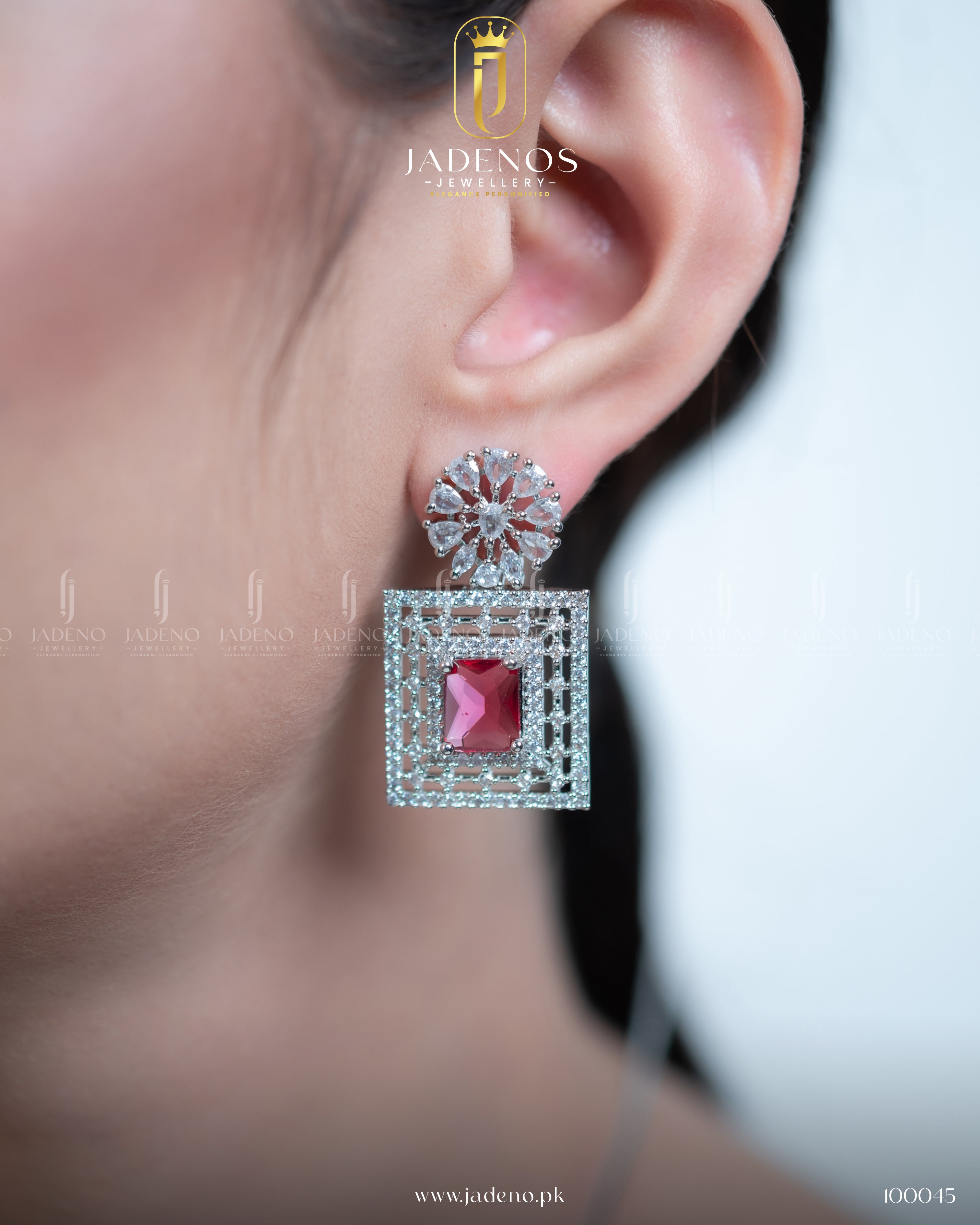 The Regal Grace AD Pendant Set