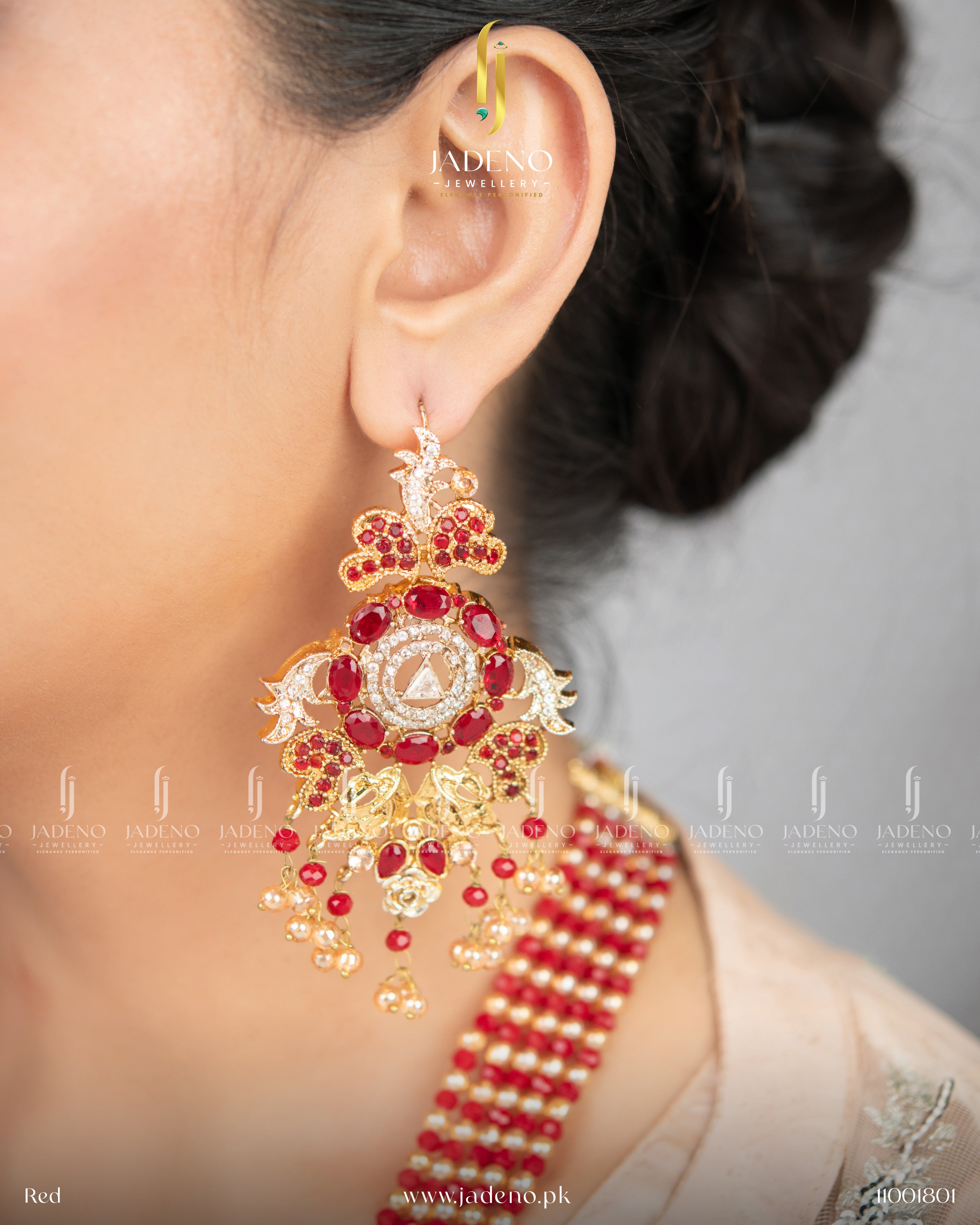 Stunning Radikha Maala set With Tikka