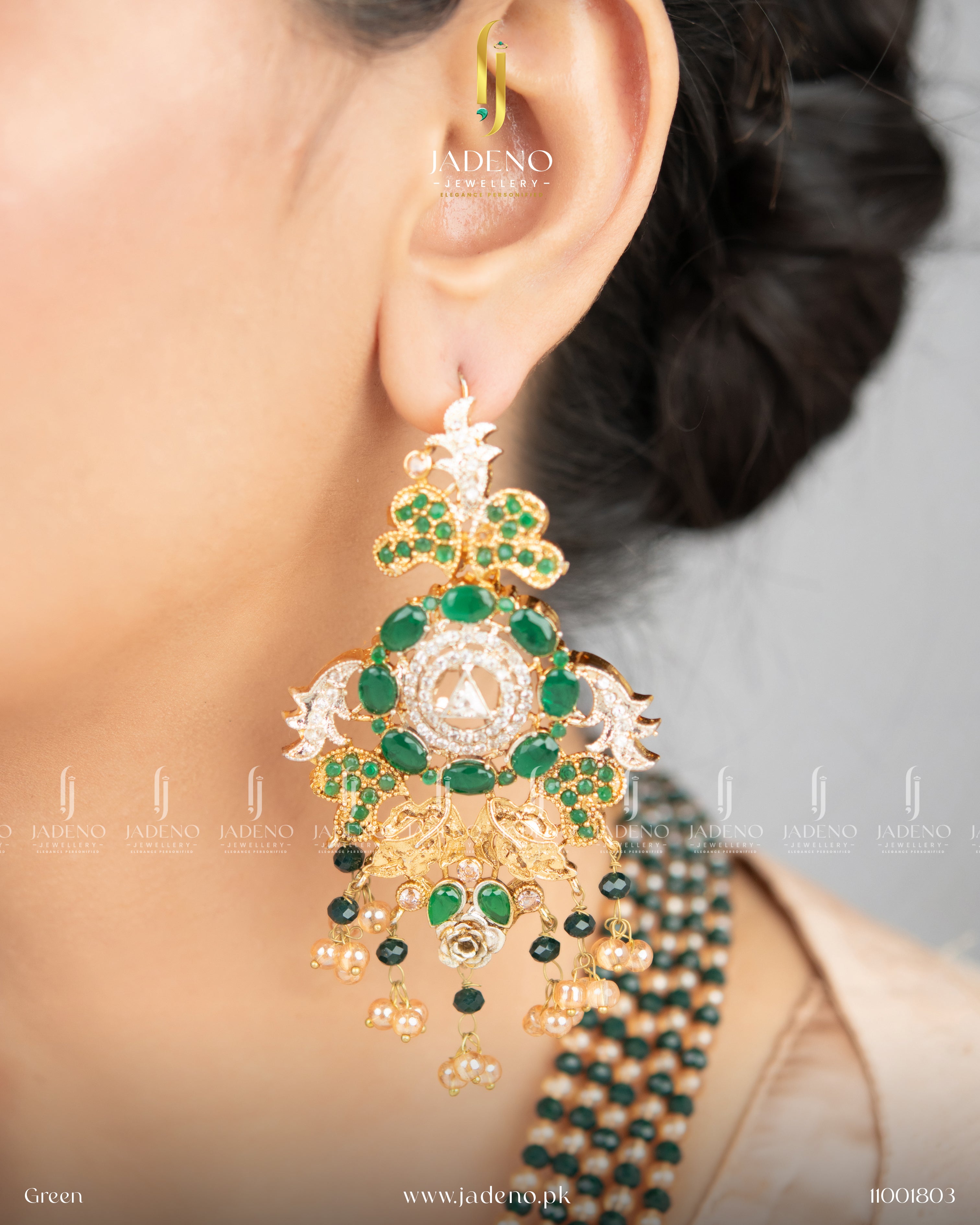 Stunning Radikha Maala set With Tikka