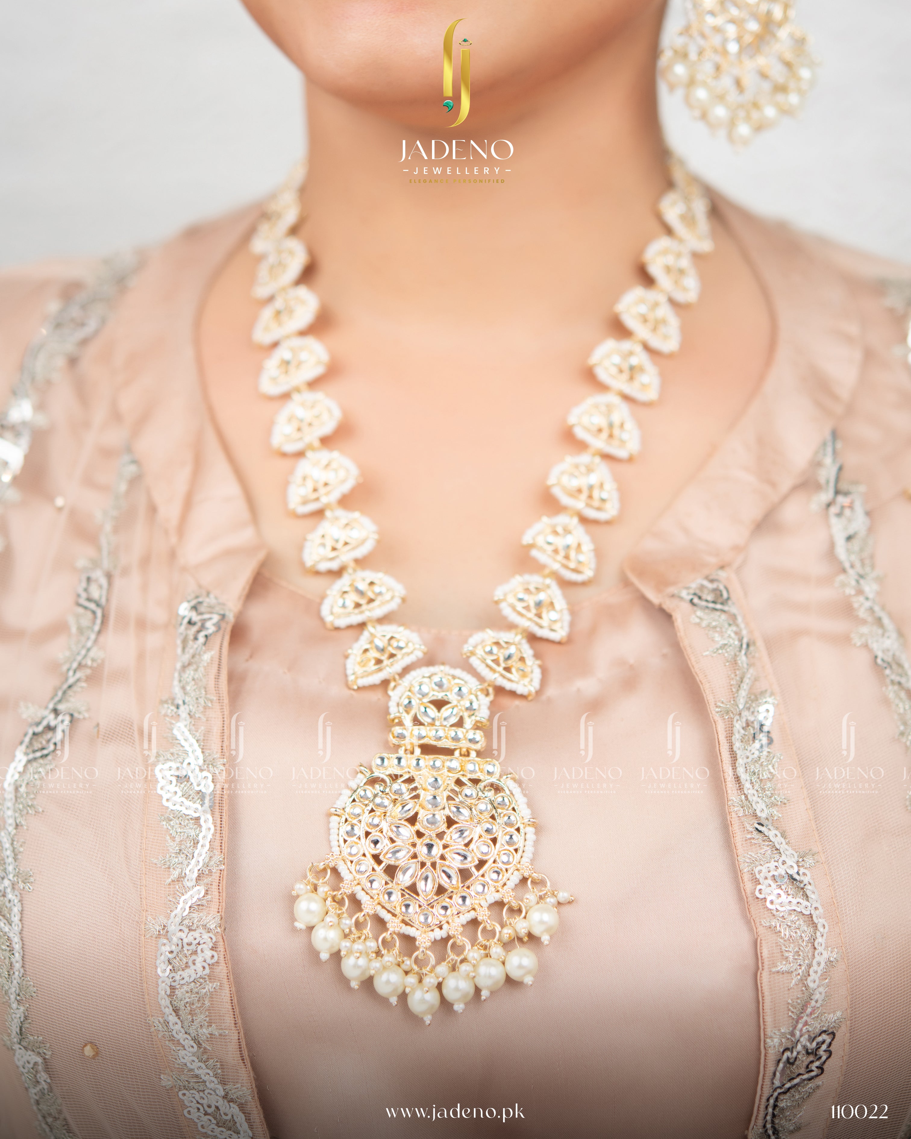 Classic Indian Ranni Kundan Malla with Earrings