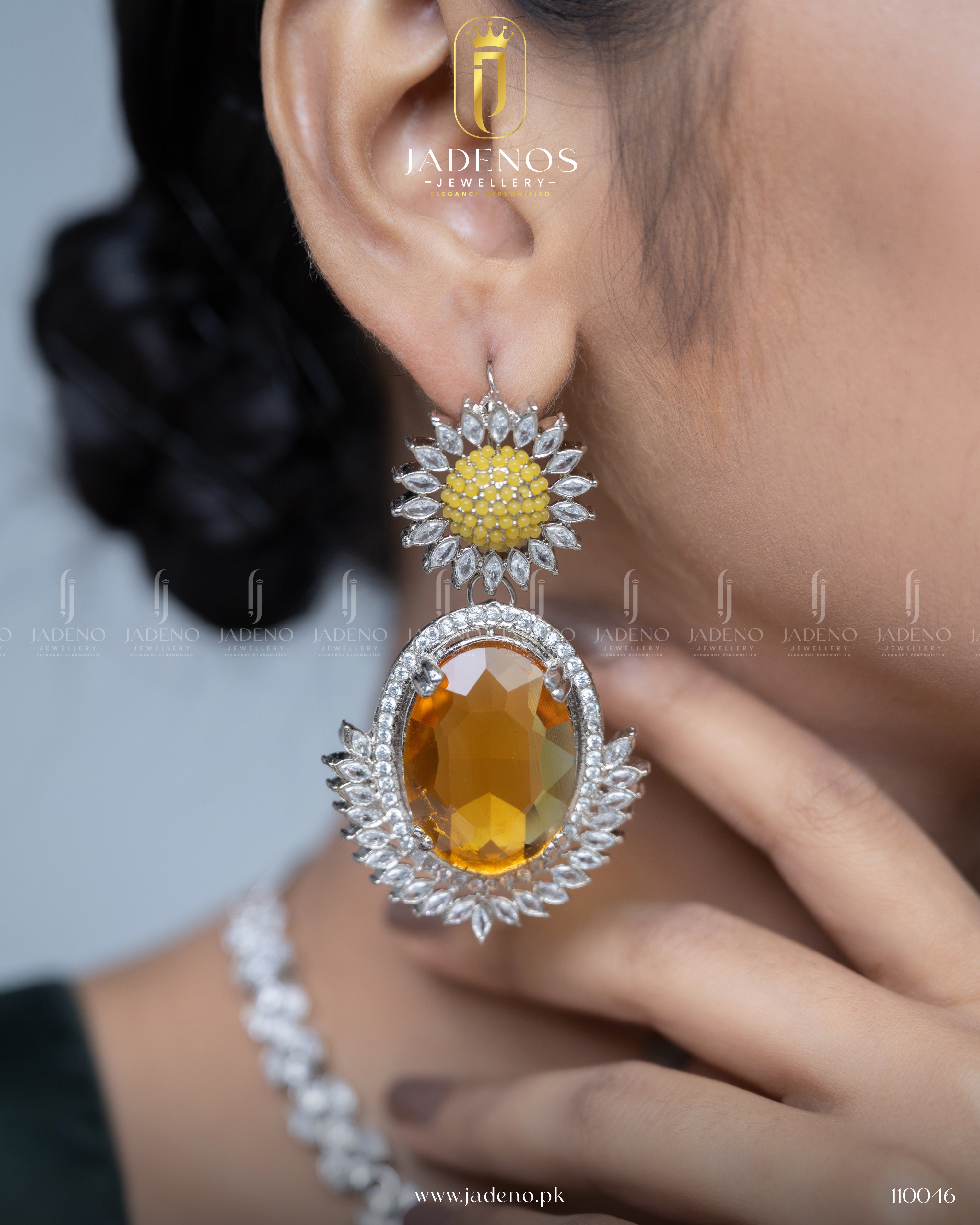 The Victoria Majesty Necklace Set