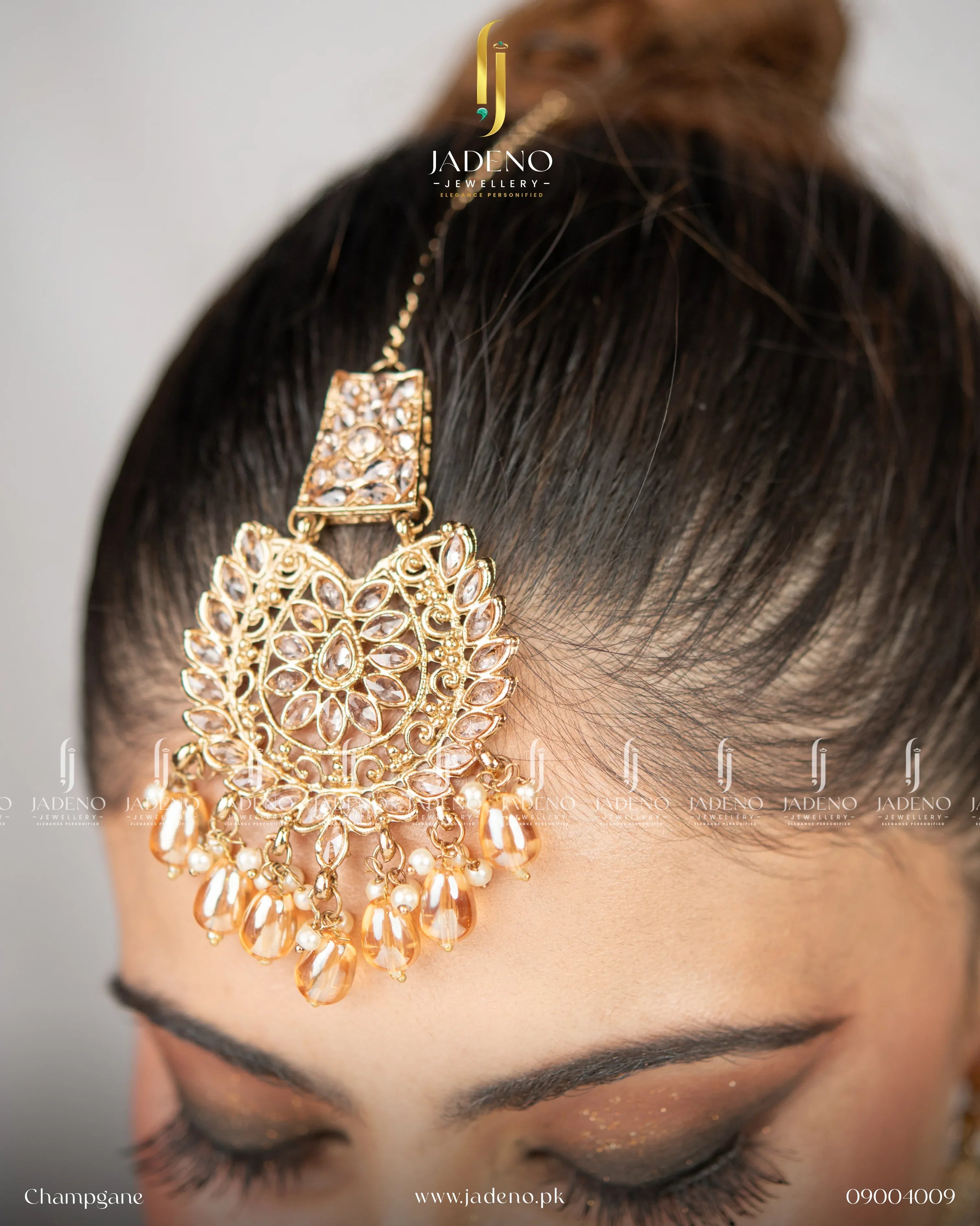 "Beautiful Vintage Style Kundan Kari Set - Jadeno"