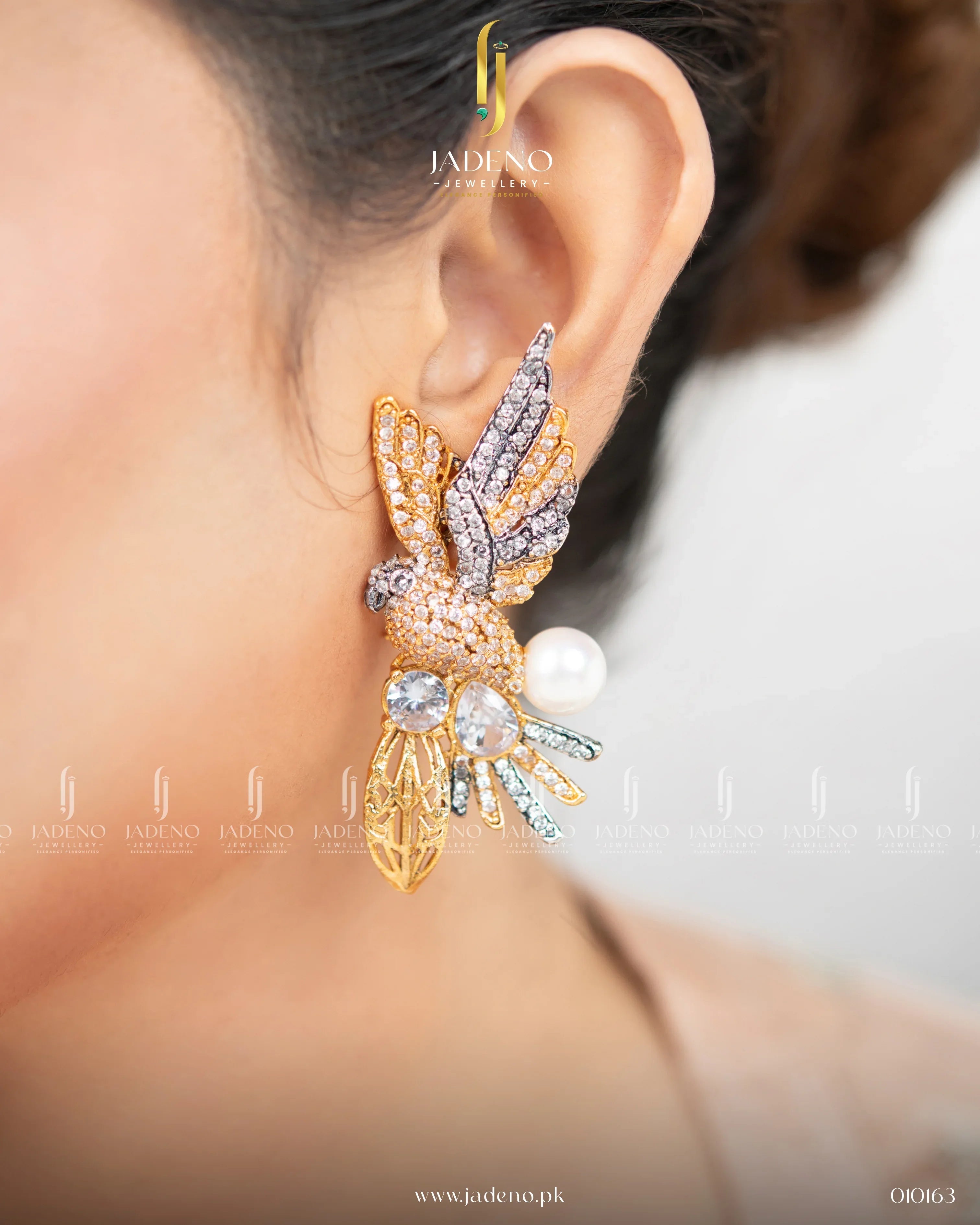 "Birdy Angel Wings Earrings - Jadeno"