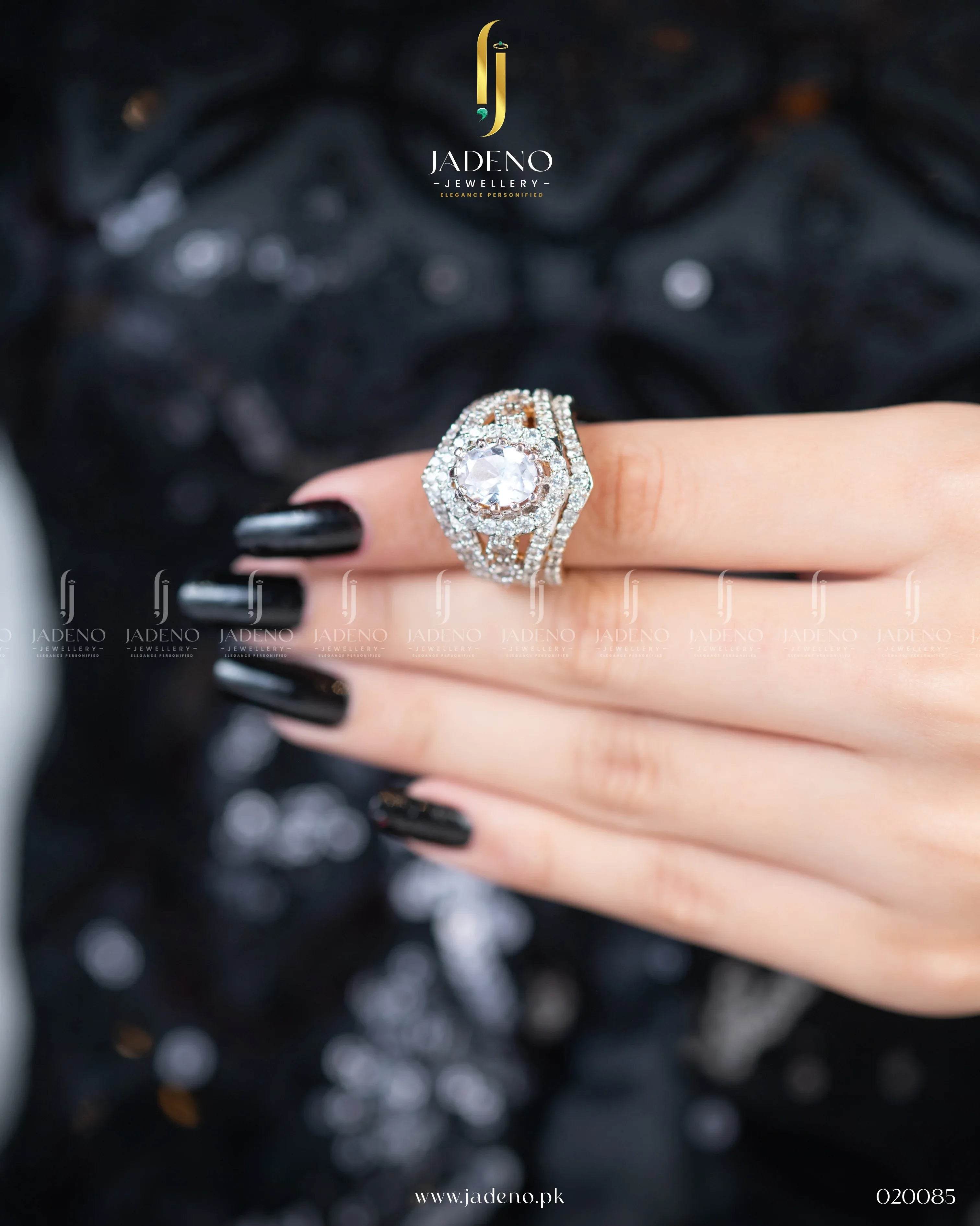 "Big Crystal Stone Ring - Jadeno"