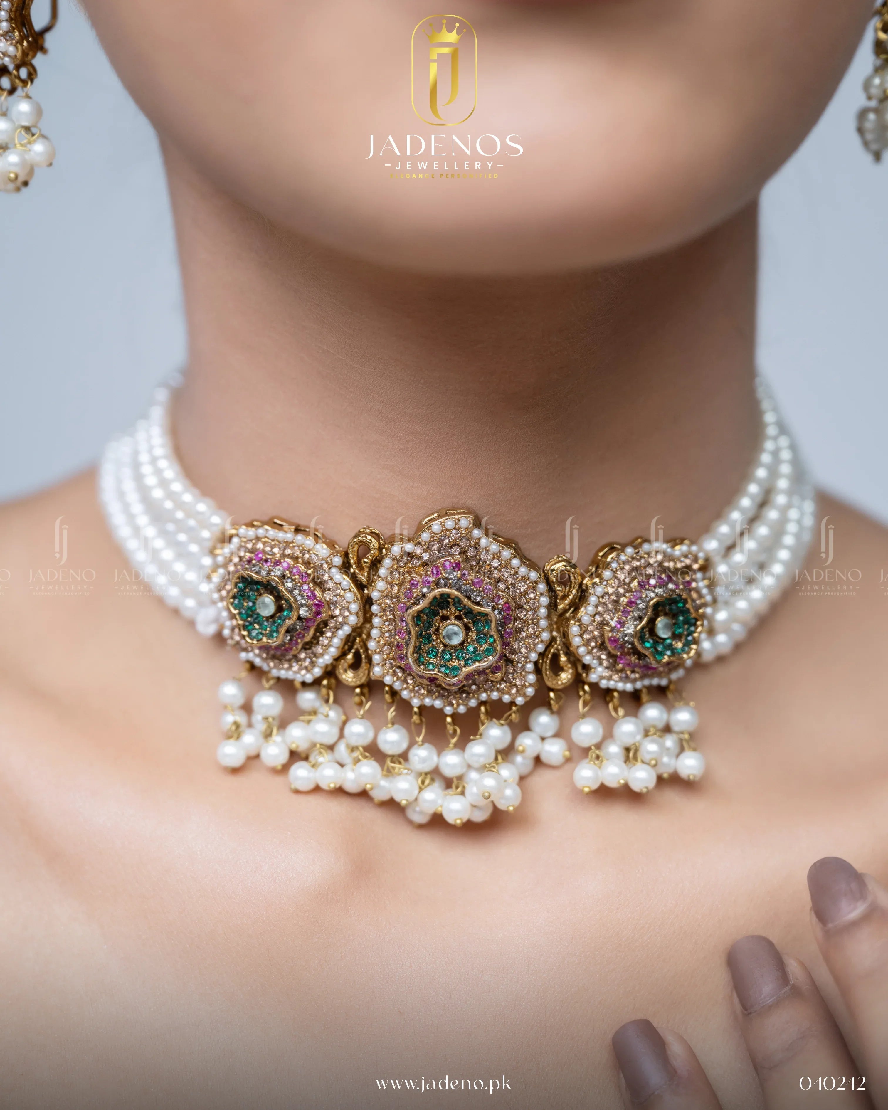 "Bahaar-e-Jameel Choker Set with Tika - Jadeno"