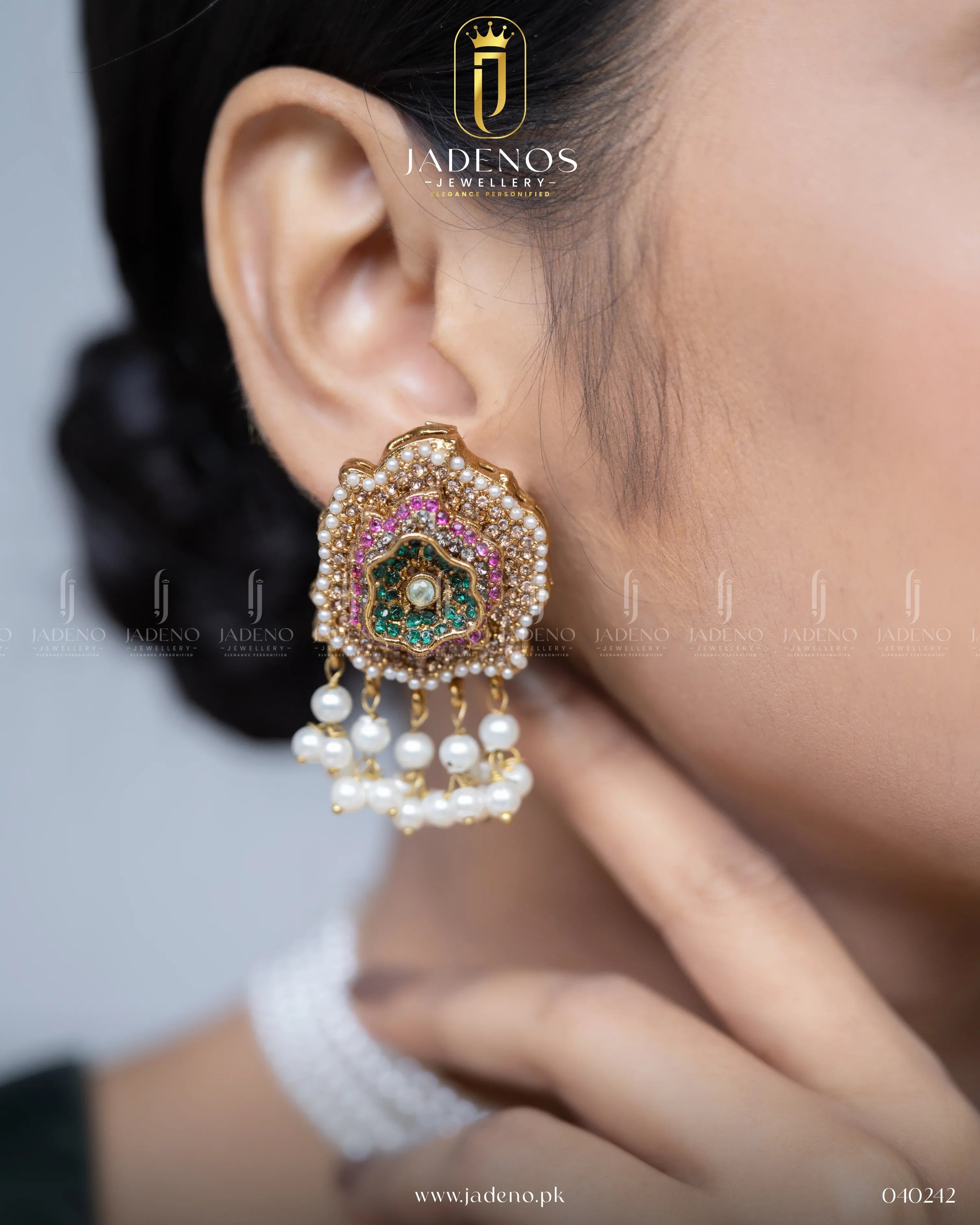 "Bahaar-e-Jameel Choker Set with Tika - Jadeno"