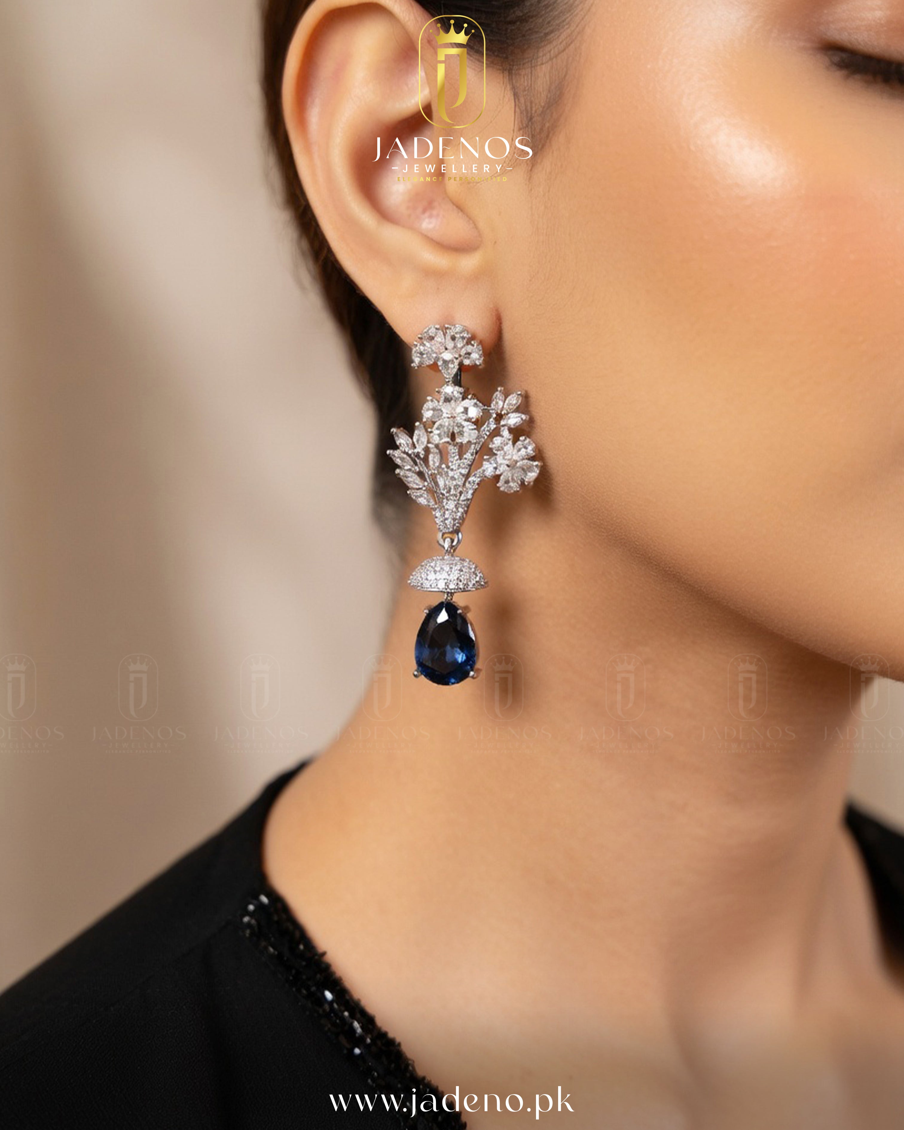 The Luxe Glam Aura Earrings
