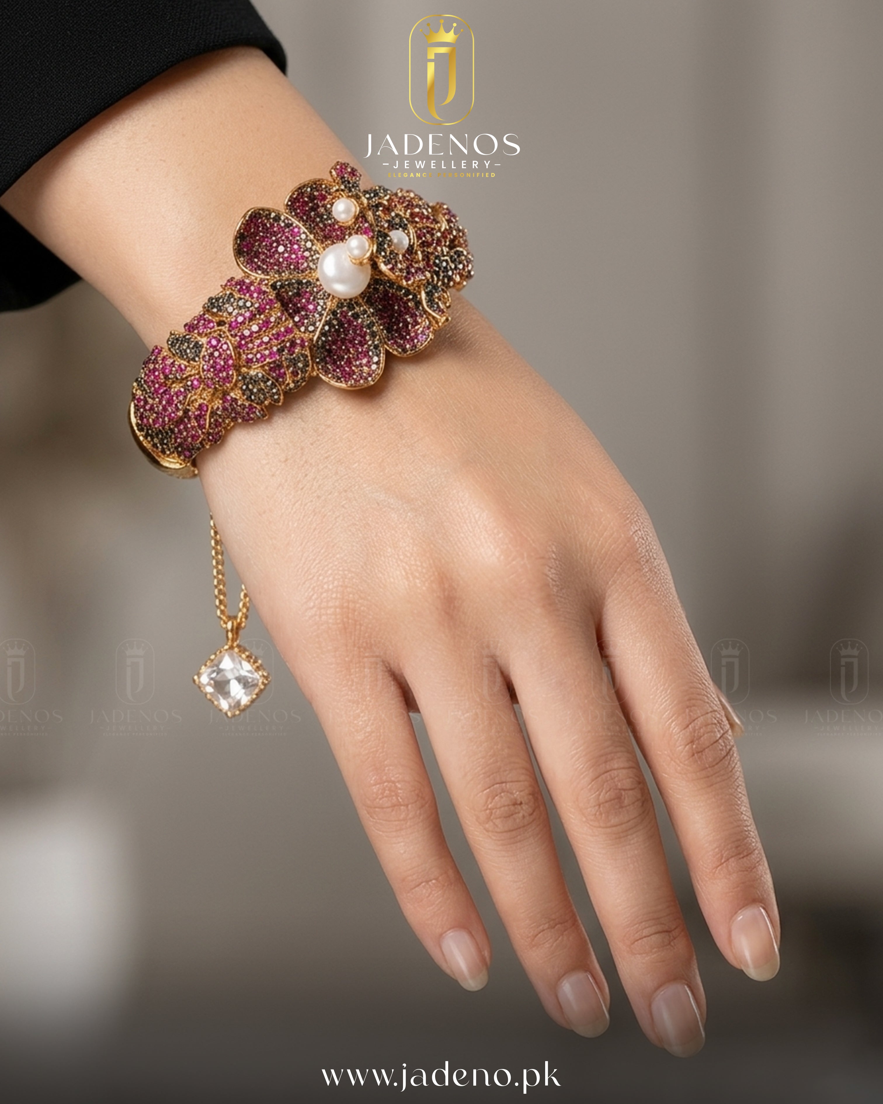 The Pearl Noir Statement Openable Bangle