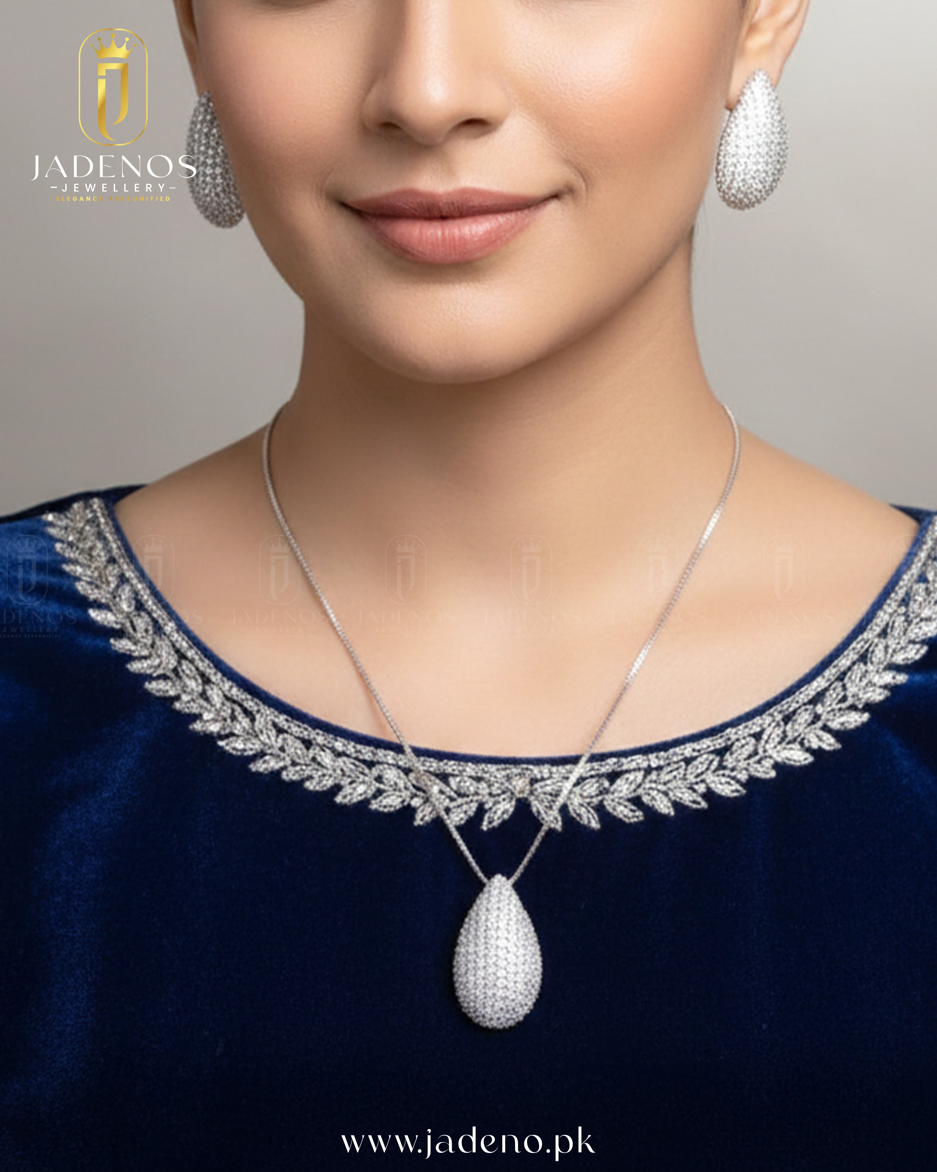 The Moonlit Sovereign Pendant Set