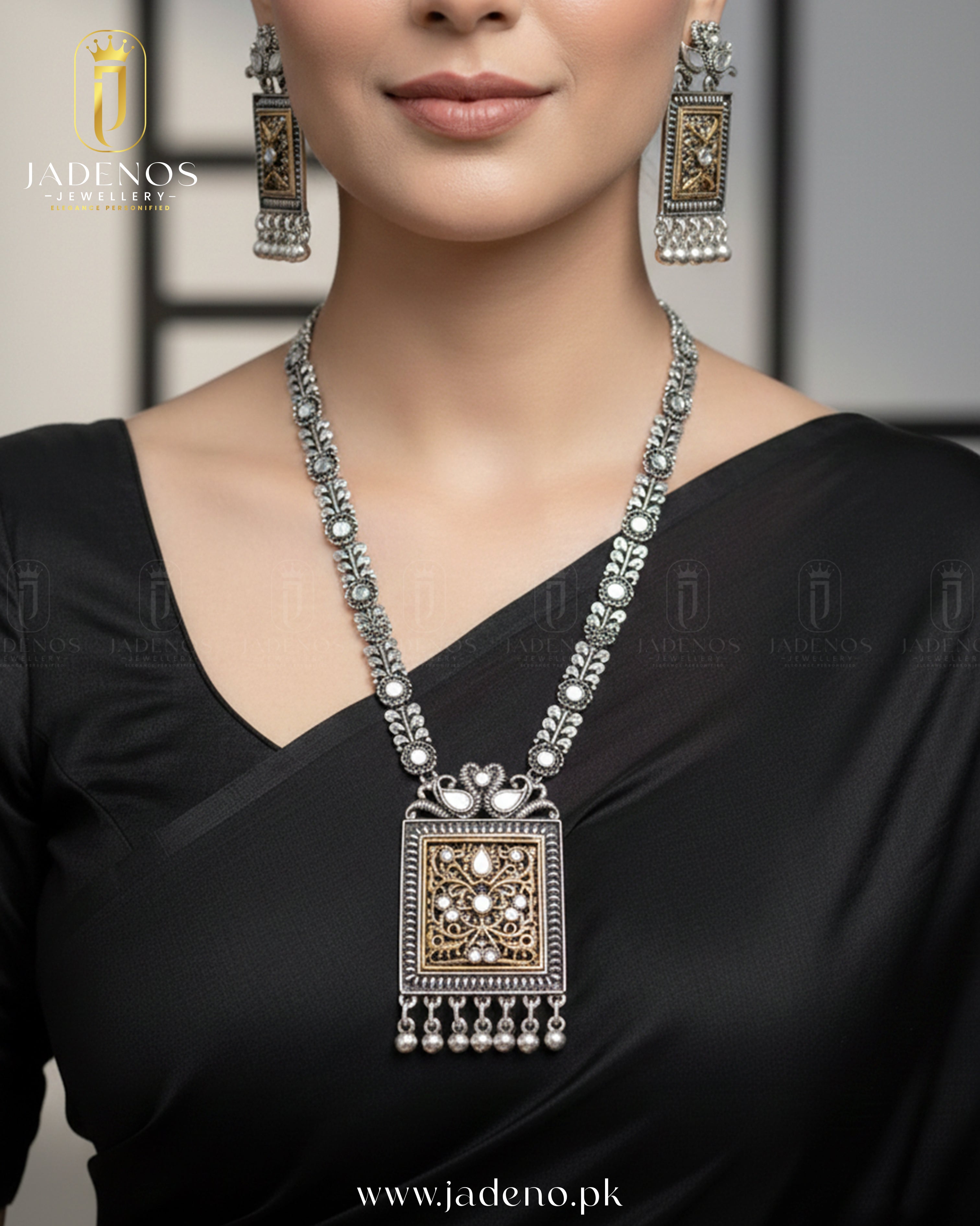 The Royal Antique Mehrang Pendant Set
